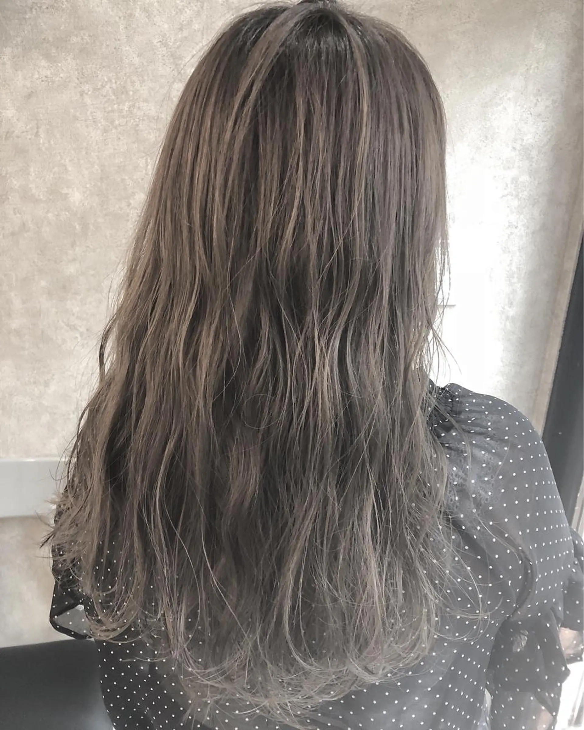 ロング カラー 顔周りレイヤー/韓国 ブリーチminamiのヘアスタイル