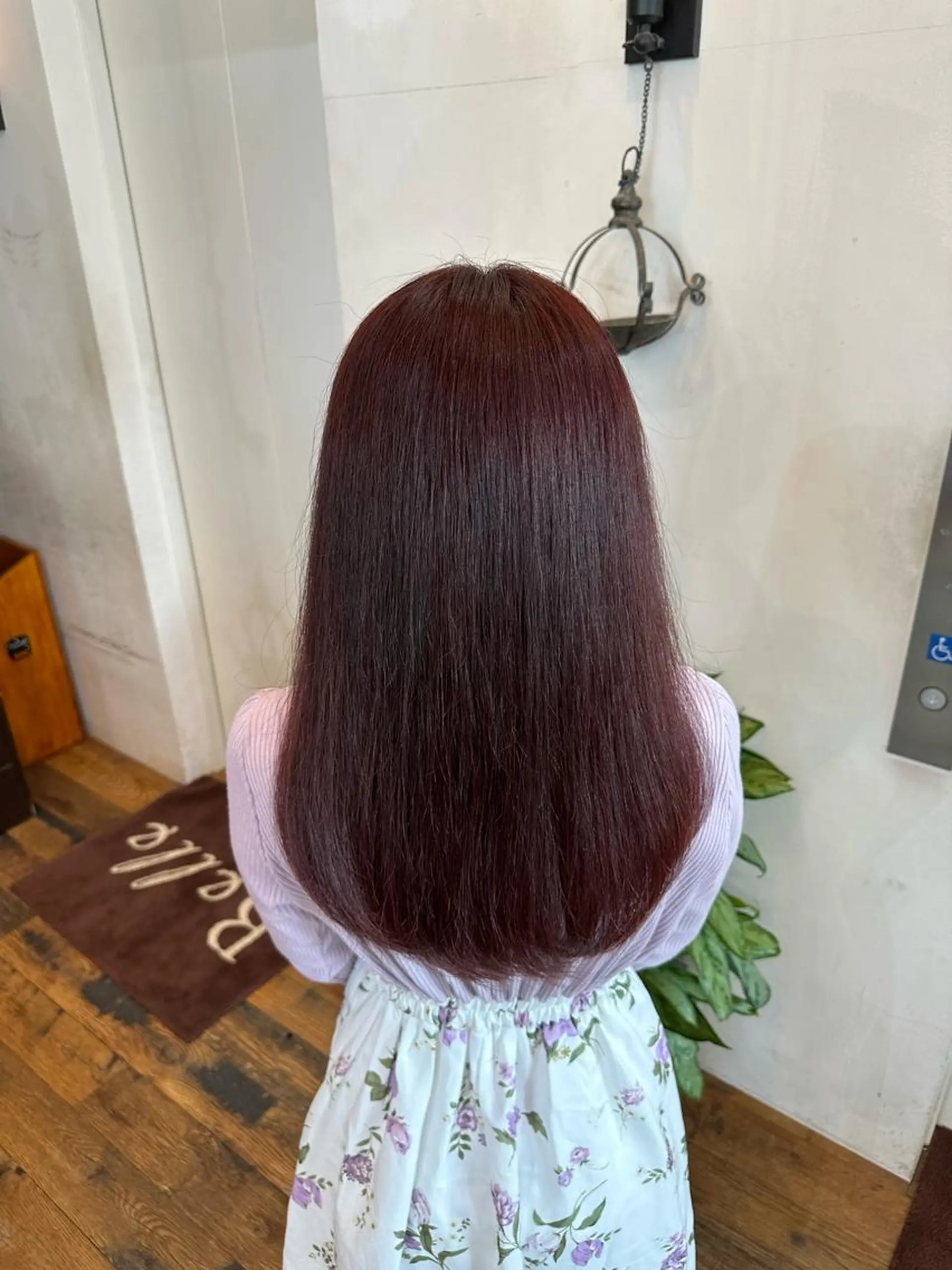 セミロング カラー 川口開世 short cutのヘアスタイル