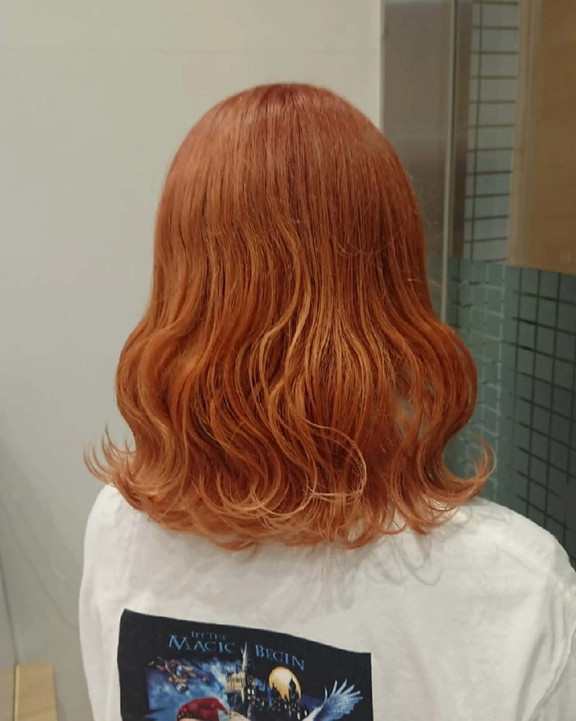 セミロング カラー ブリーチ ケアブリーチ オレンジ あらげ 🌈推しカラー🌈ᵕのヘアスタイル