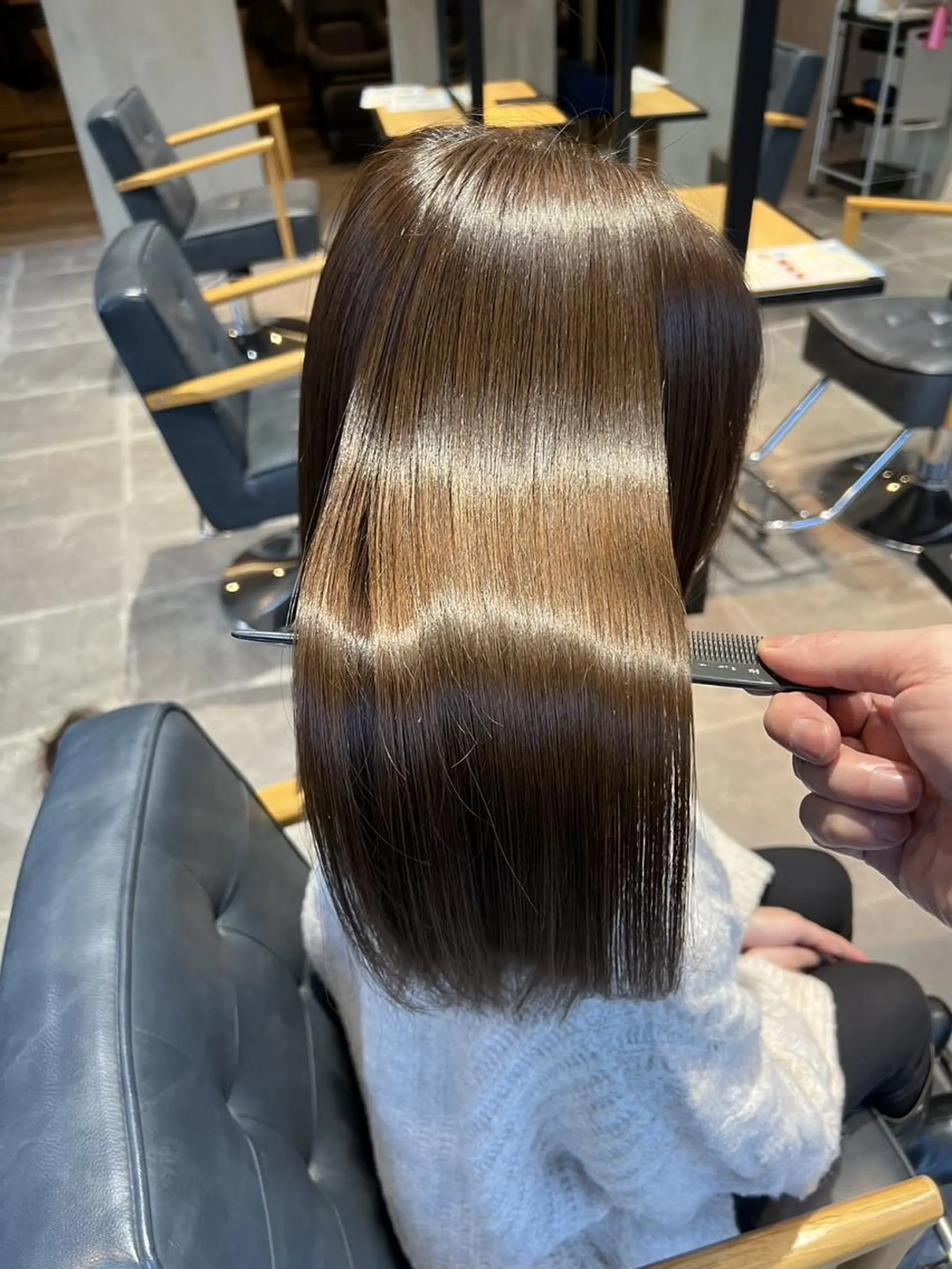 ミディアム カラー パーマ ヘアアレンジ アディクシーカラー ケアカラー 髪質改善 トリートメント ストレートパーマ カット ヘアカラー 縮毛矯正 トリートメント 【ヘアケア特化型】 newi天王寺のヘアスタイル