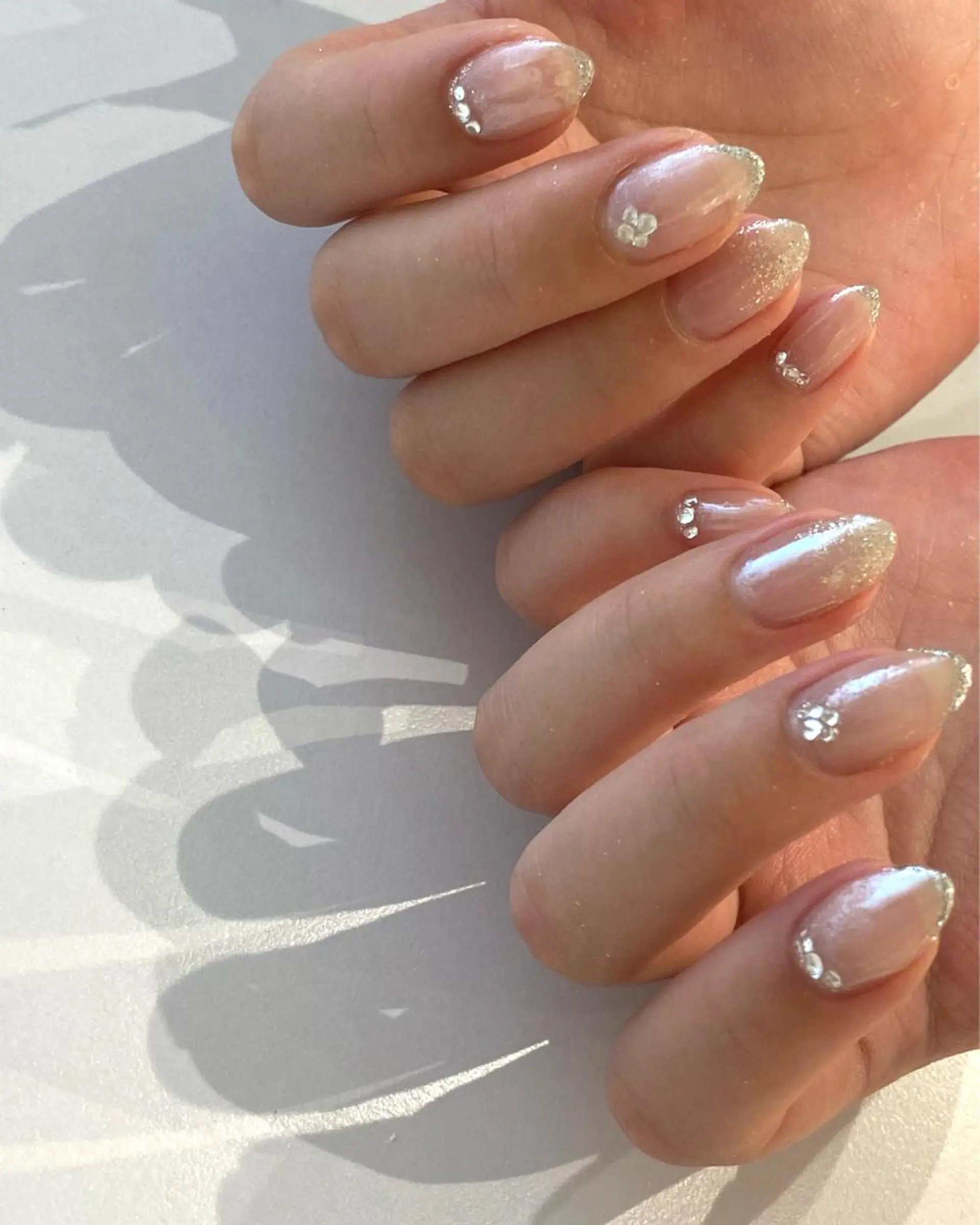 ネイル オーロラネイル キラキラネイル ニュアンスネイル ハンドネイル Ann. nail.tokyo所属・Ann nailのネイルデザイン