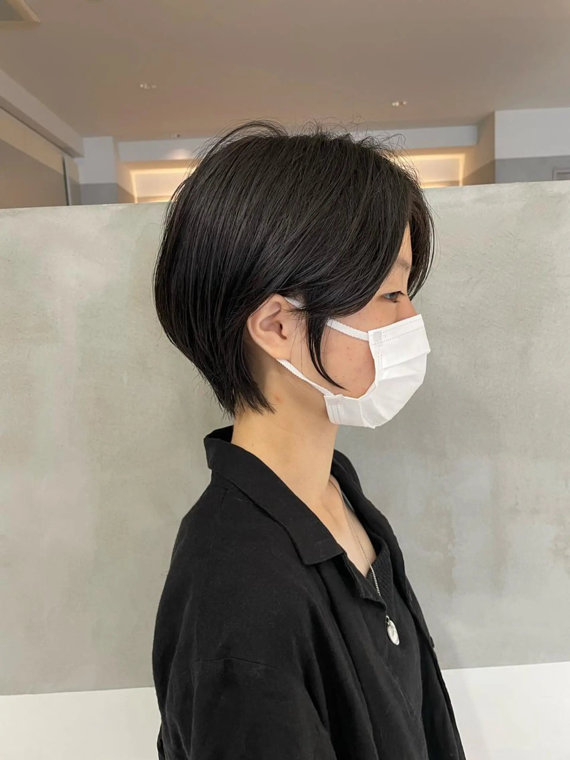 ショート オリーブ カラー✨有坂映哉のヘアスタイル