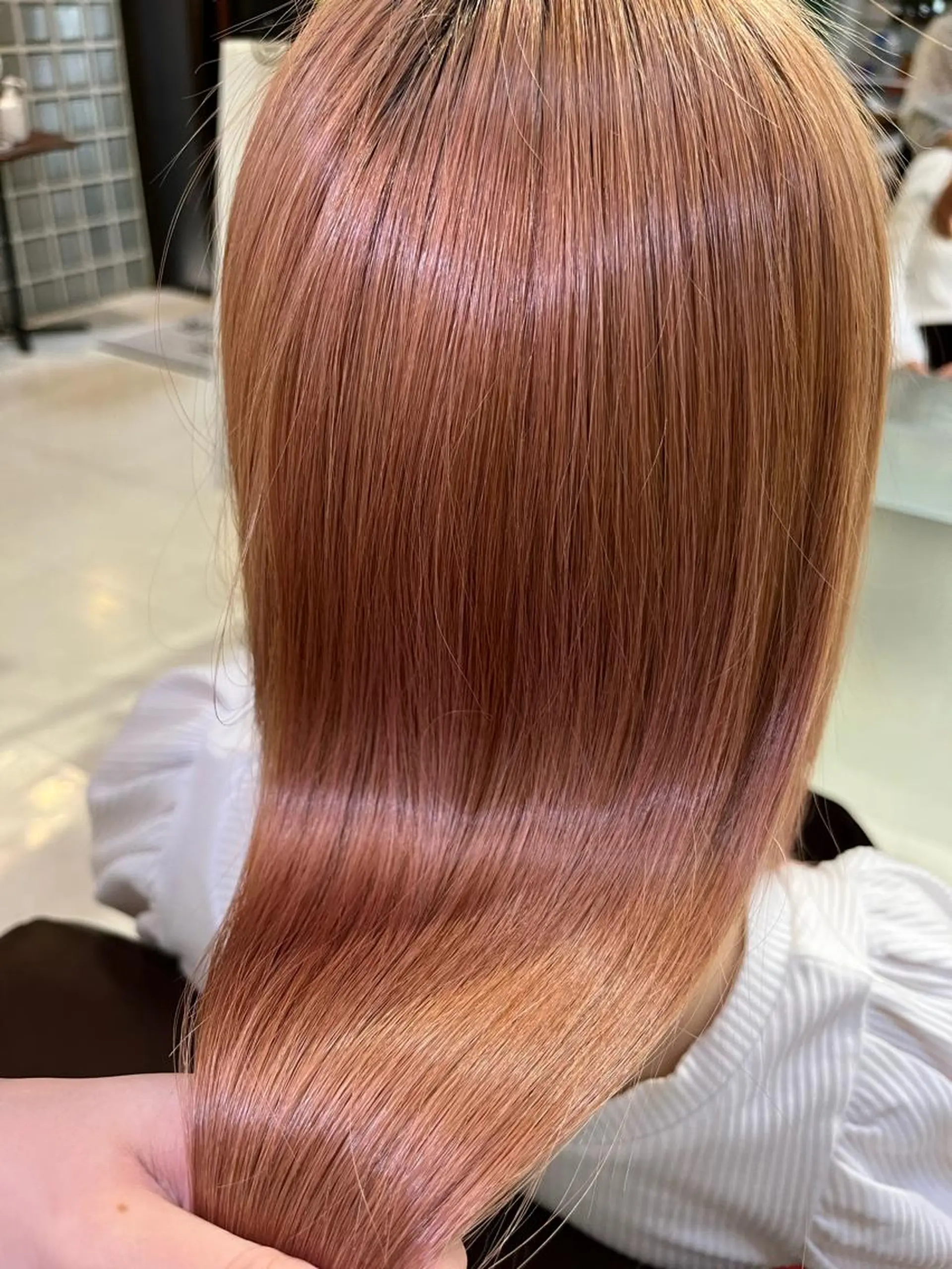 セミロング カラー ヘアアレンジ ブリーチ トリートメント 岡田まみ🍒🤍 透明感カラーのヘアスタイル