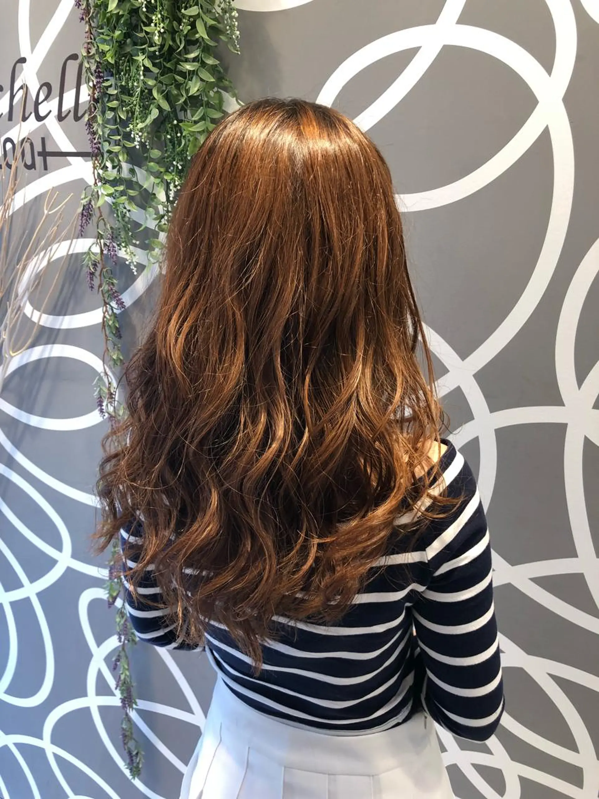 セミロング カラー 牛田 玲菜のヘアスタイル