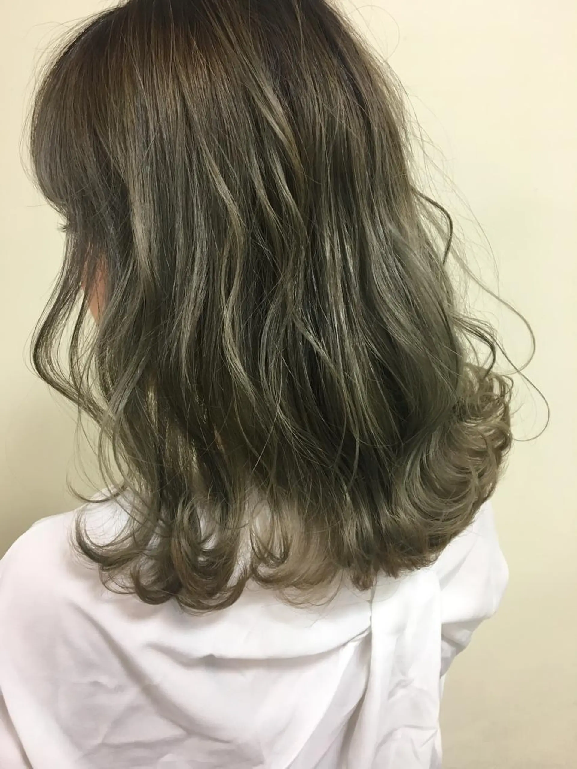 ミディアム カラー ダブルカラー カット 縮毛矯正 トリートメント Beach 代表 KENTAのヘアスタイル