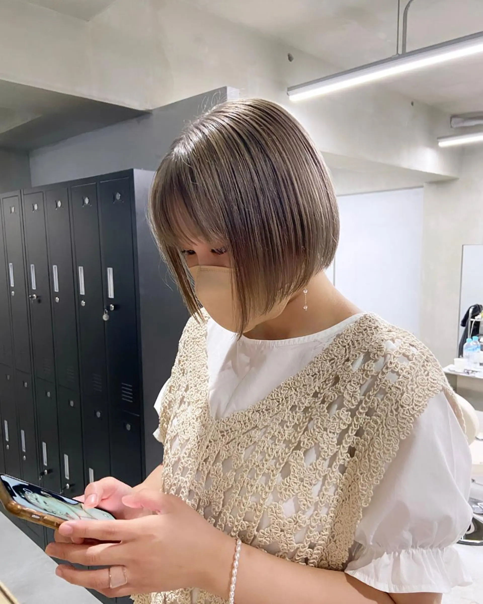 ショート カラー ベージュカラー ブリーチ ケアブリーチ ミルクティーベージュ yuna/ボブカット /ハイトーンカラーのヘアスタイル