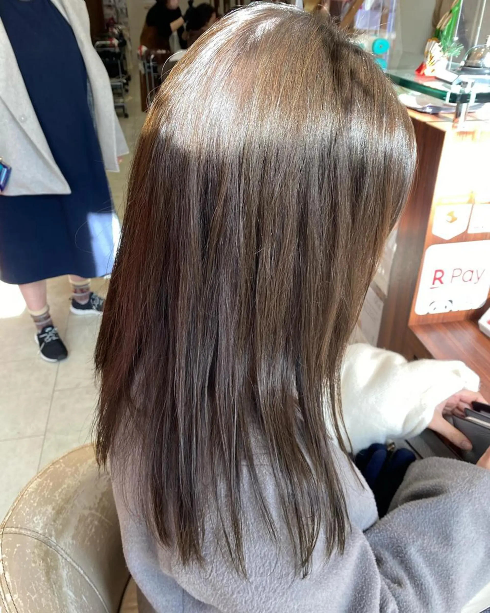 ショート カラー ベージュカラー ハイライトカラー インナーカラー オリーブベージュ ハイライト justbeauty CiNQのヘアスタイル