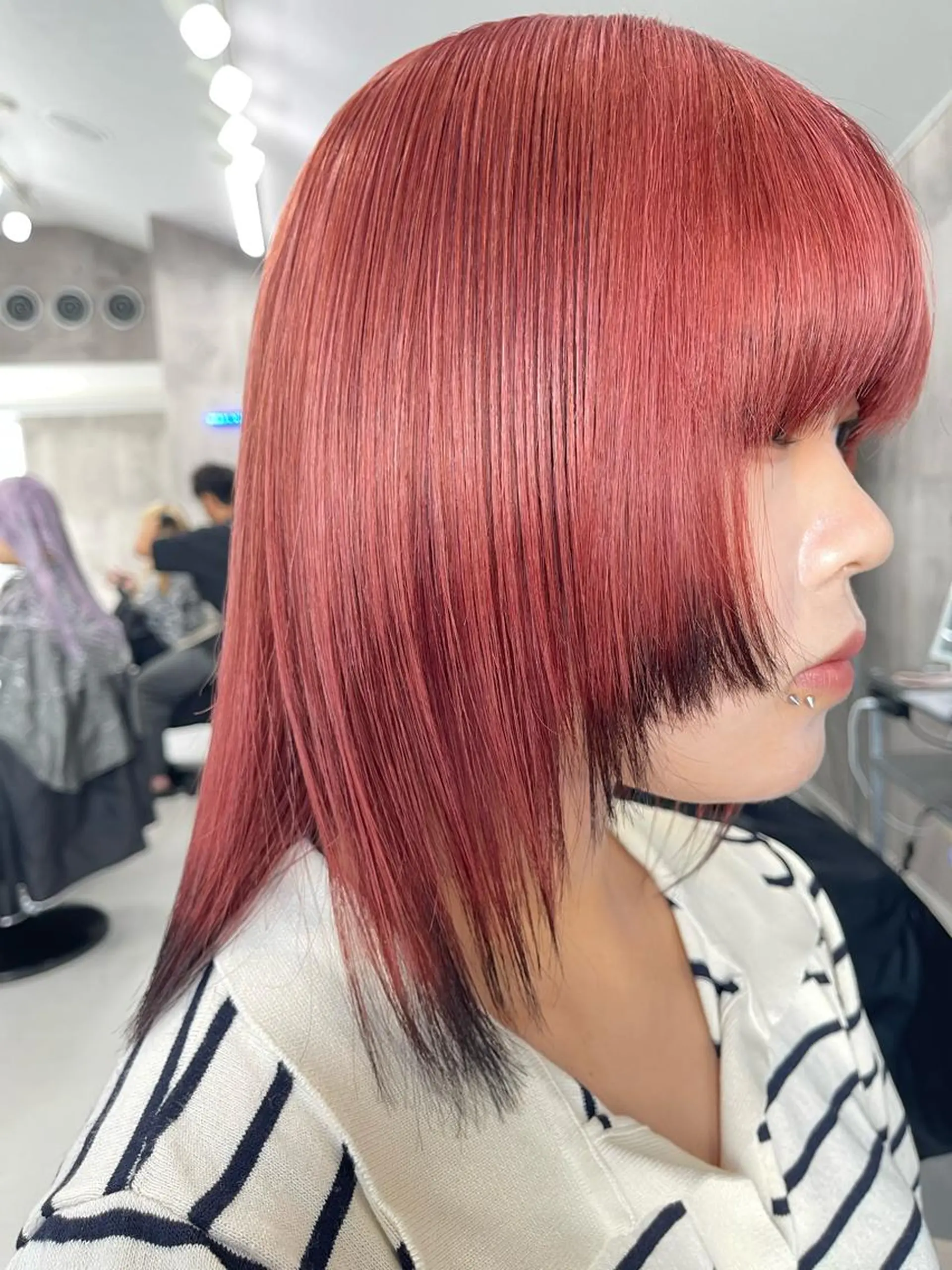 ミディアム カラー レイヤーの魔術師 𓍼takumi𓍼のヘアスタイル