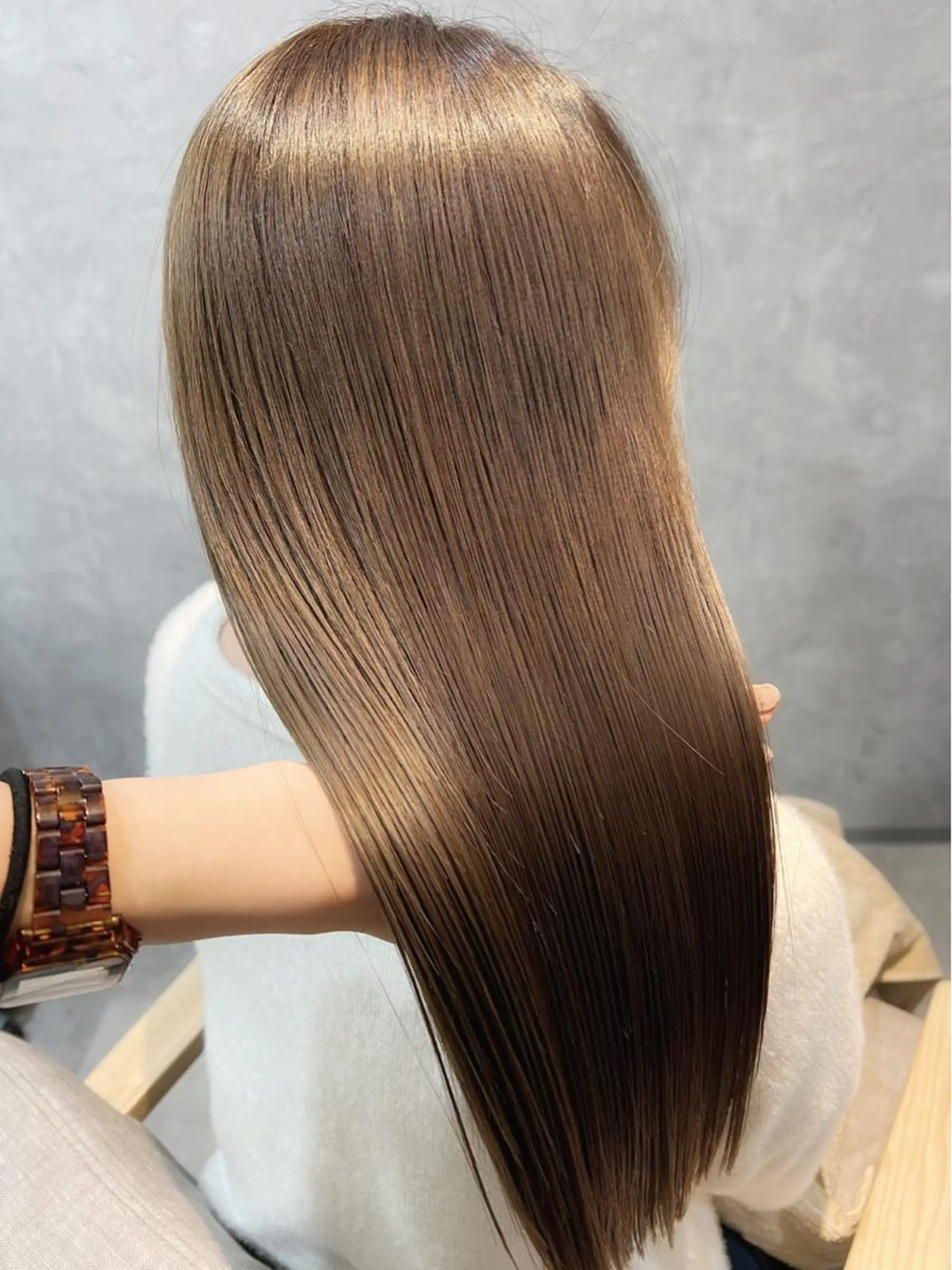 ロング カラー ベージュカラー ダブルカラー ミルクティーベージュ 中村 ひなたのヘアスタイル