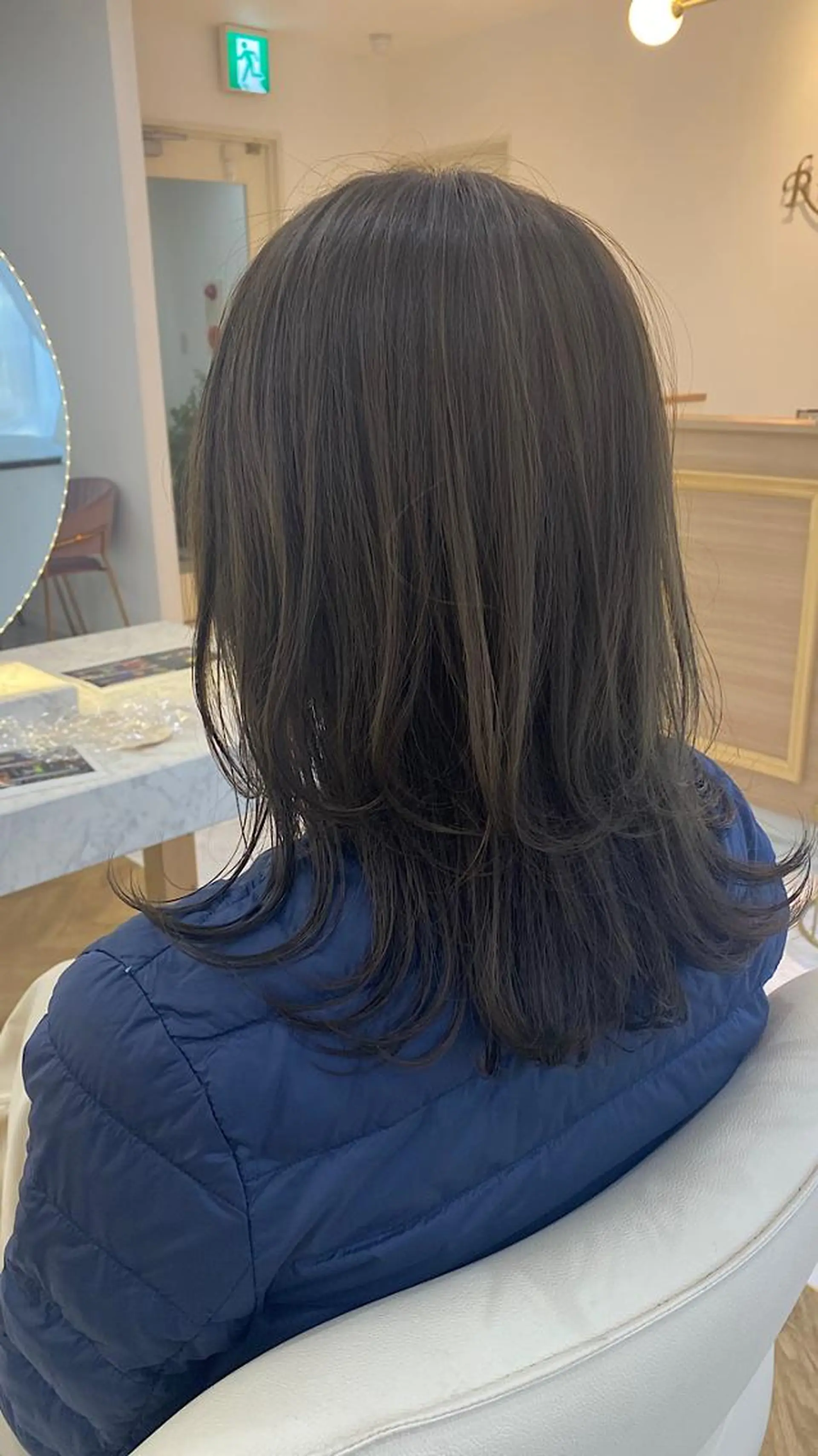 ミディアム 小林 美月  透明感カラーのヘアスタイル