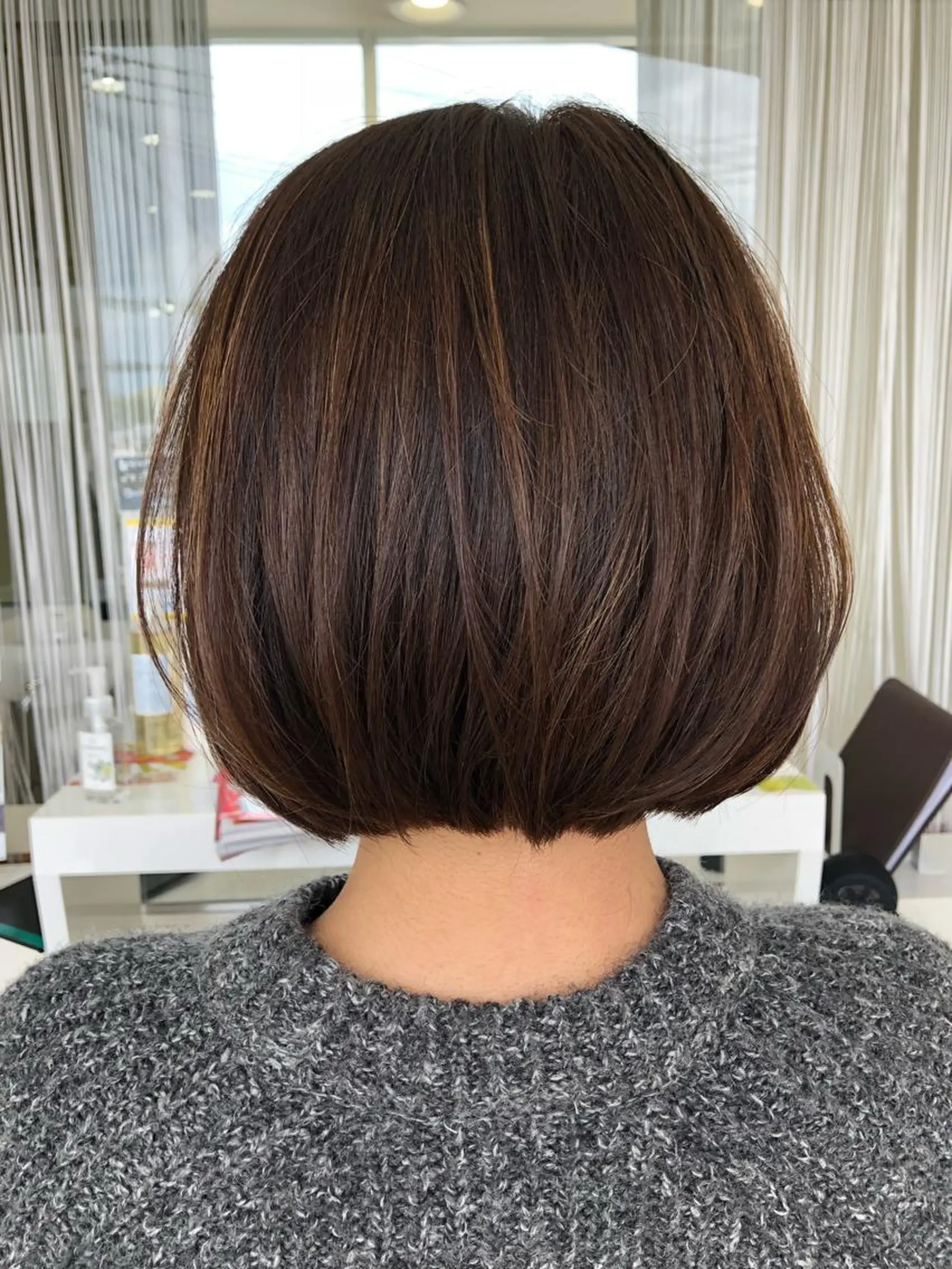 ショート カラー ブラウンカラー ボブ 秋野 睦実のヘアスタイル