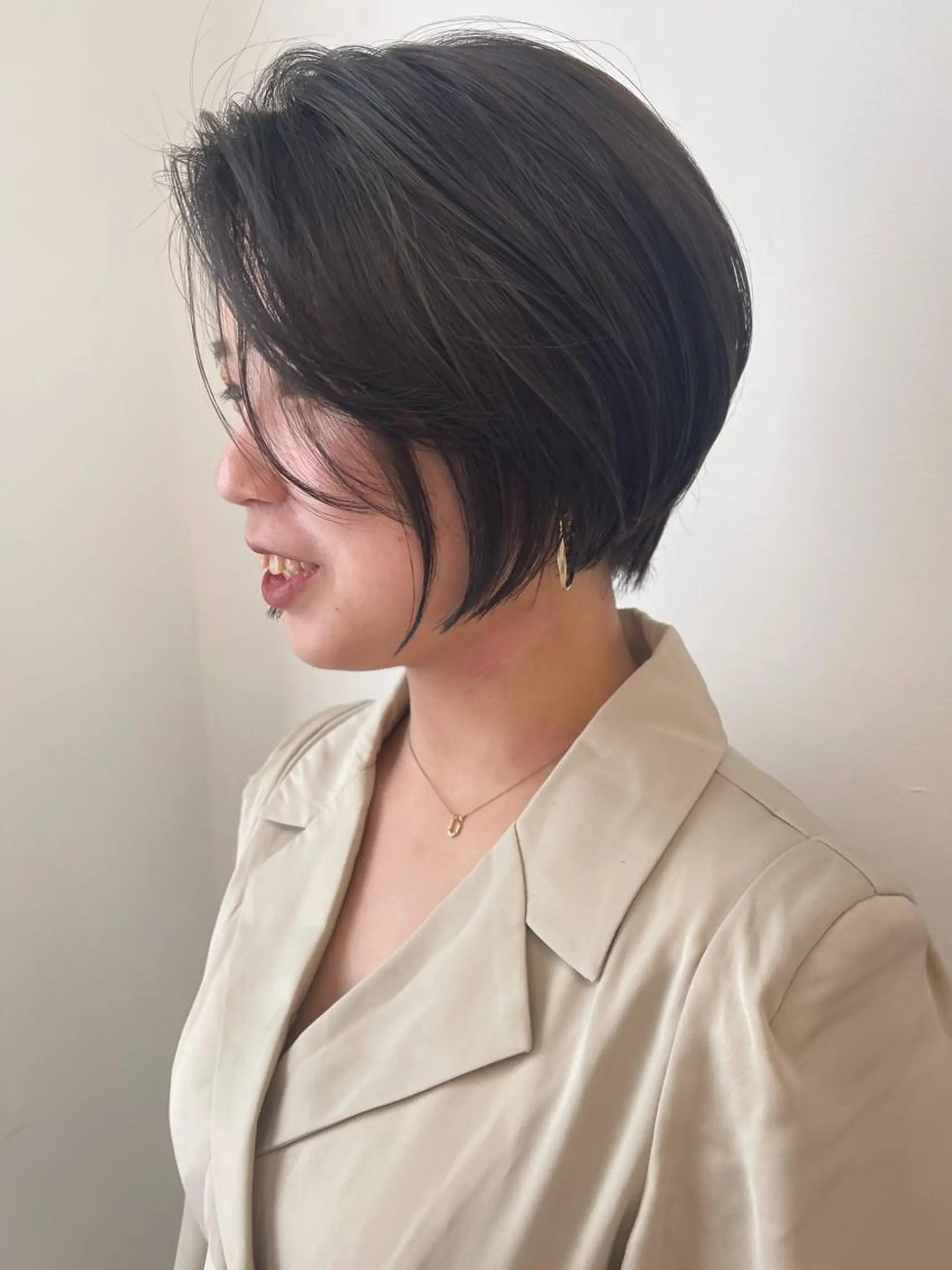 ショート カラー カット トリートメント 💓パーマ，💗 レイヤーカットのヘアスタイル