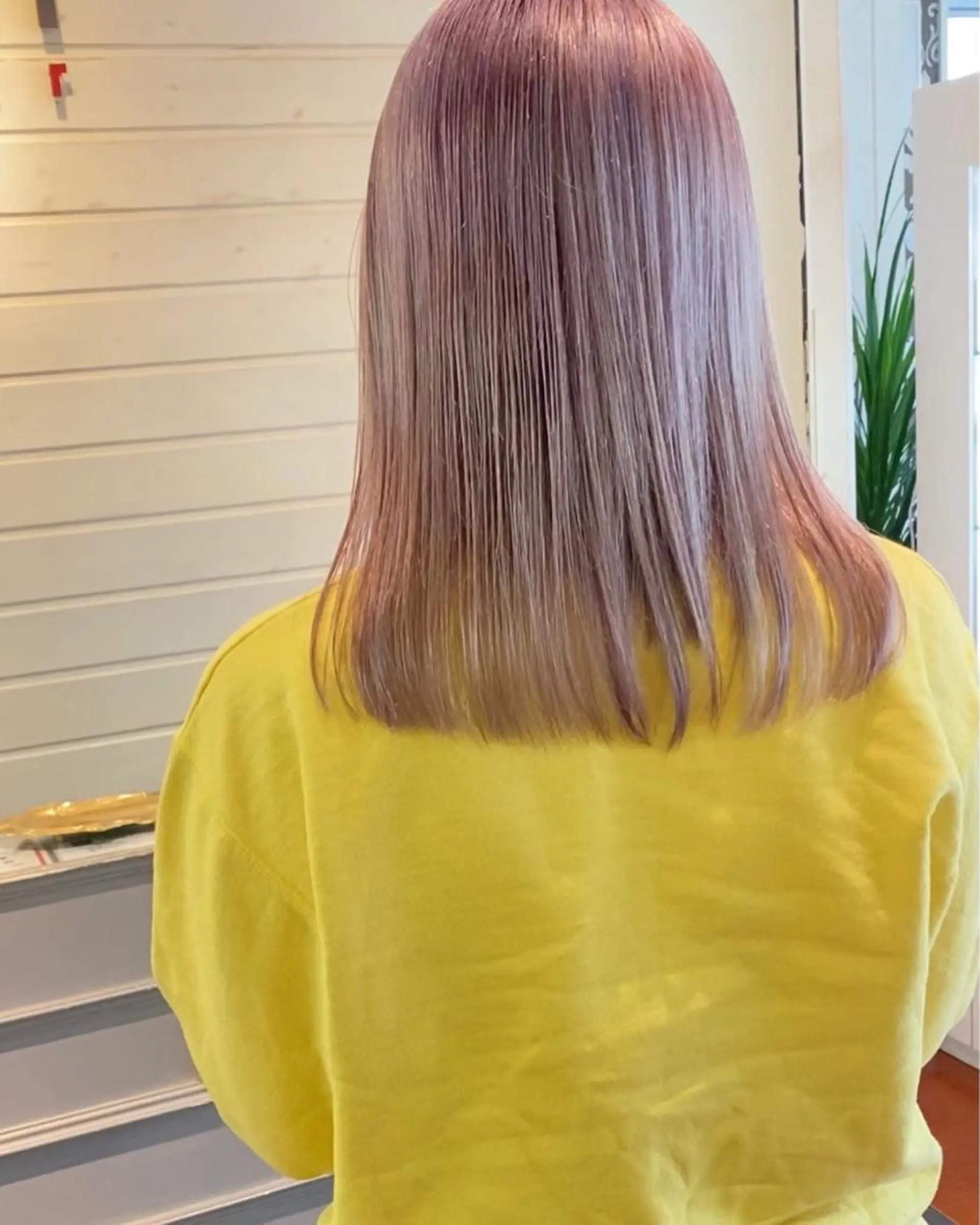 ミディアム カラー ブリーチ 透明感カラー パープルカラー ヘアカラー ヨシダ トオルのヘアスタイル