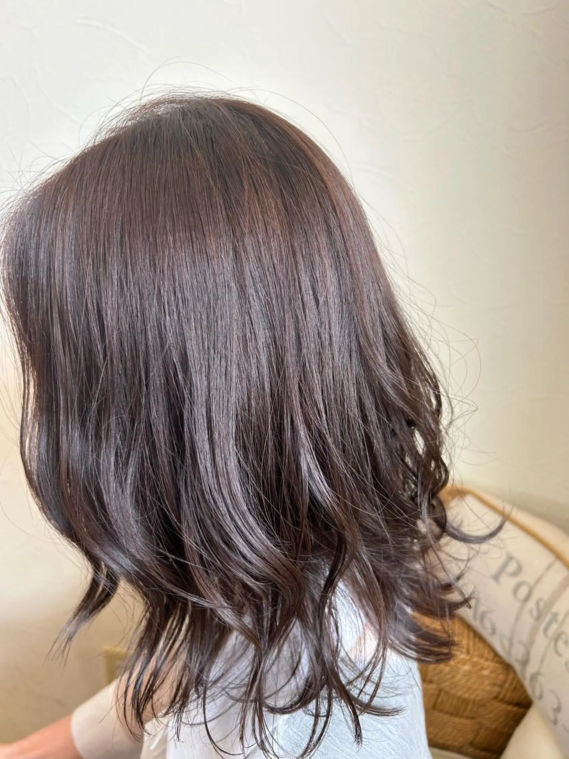 セミロング カラー 鏡原 実和のヘアスタイル