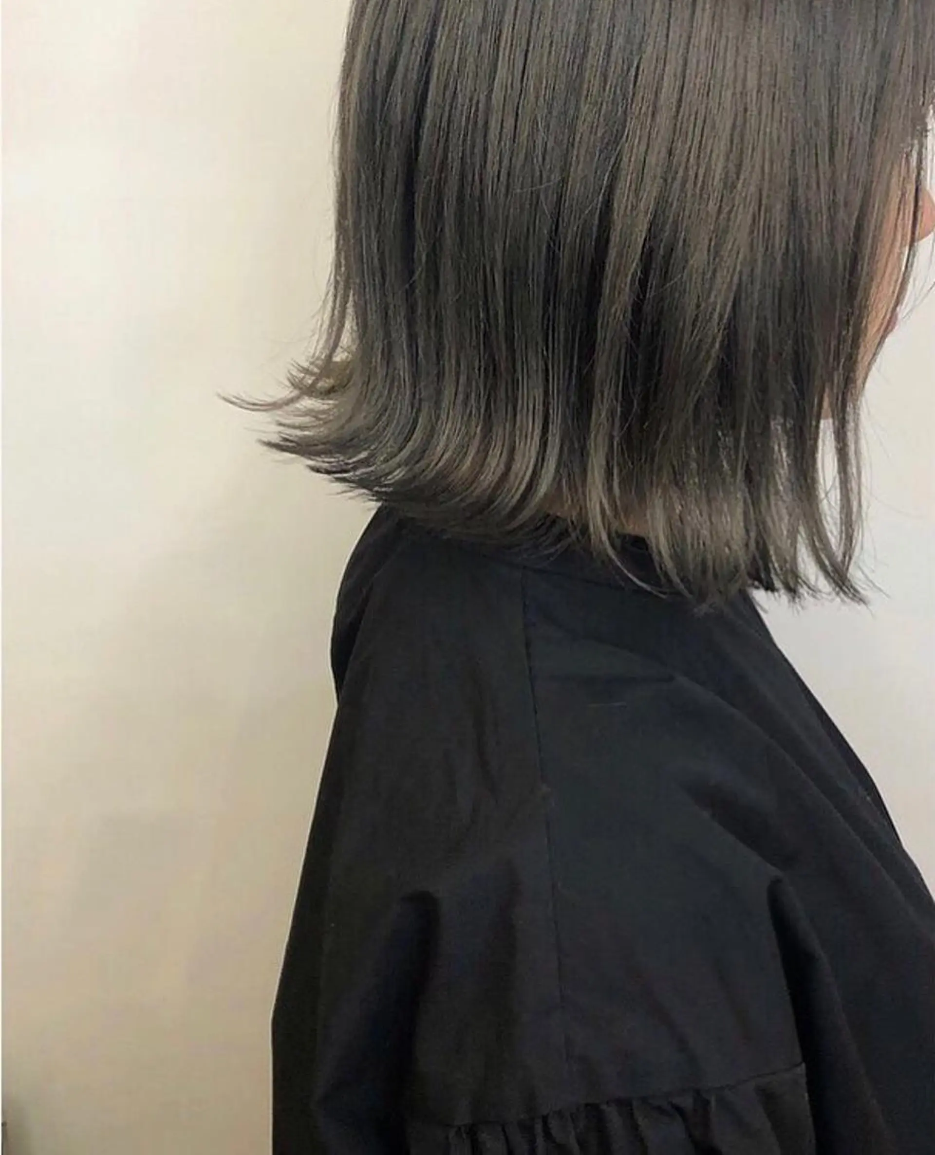 ミディアム カラー ブリーチ グレージュ ボブ/ミディアム RIONAのヘアスタイル