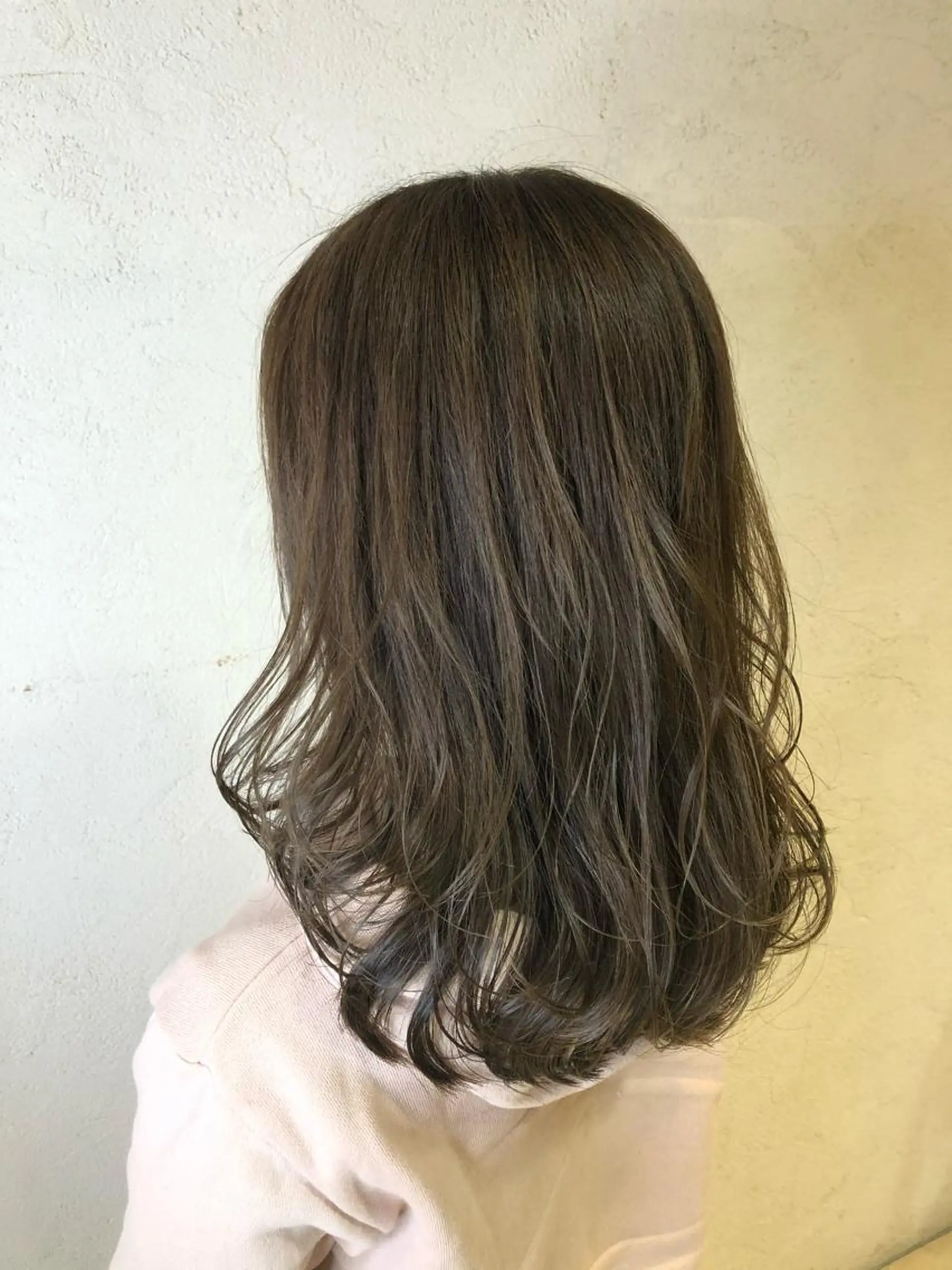 ミディアム カラー カット ヘアカラー トリートメント bifino  l iris所属・當山 巧のヘアスタイル