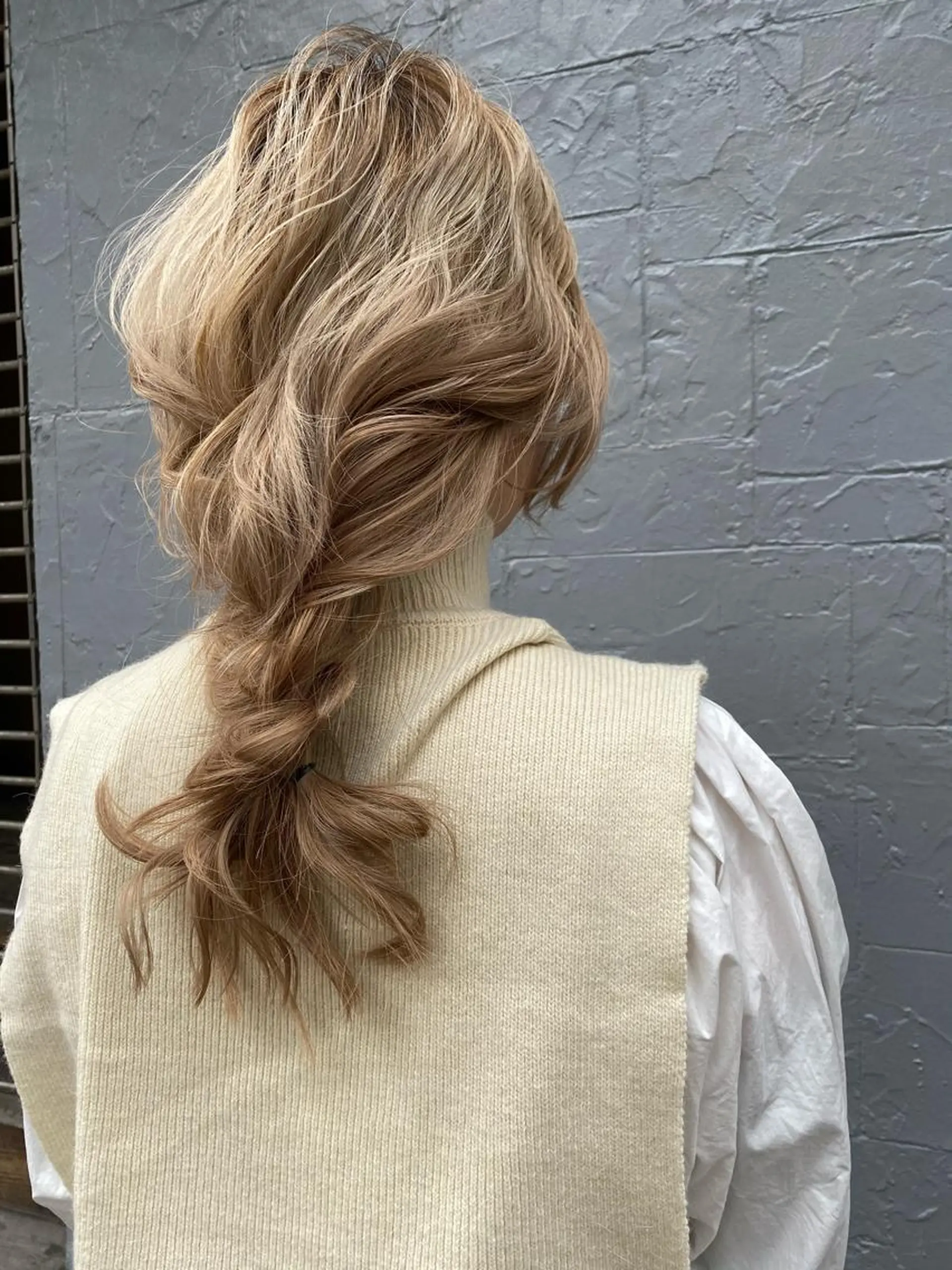 ロング カラー ヘアアレンジ サカグチユキナ 【tocca】のヘアスタイル