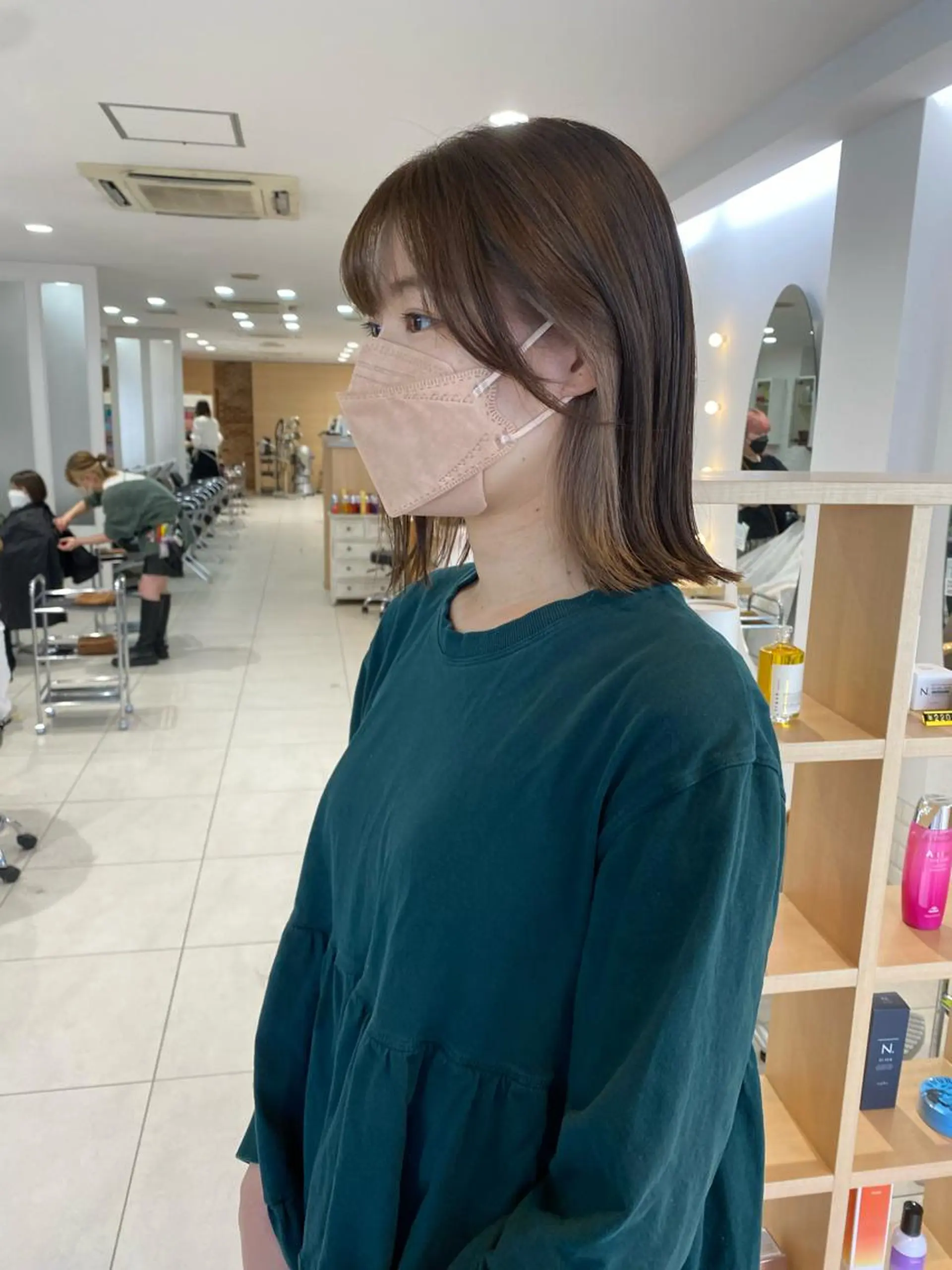 セミロング カラー ベージュカラー ブリーチ イヤリングカラー 🍀透明感抜群🍀/ ハイトーンカラーのヘアスタイル