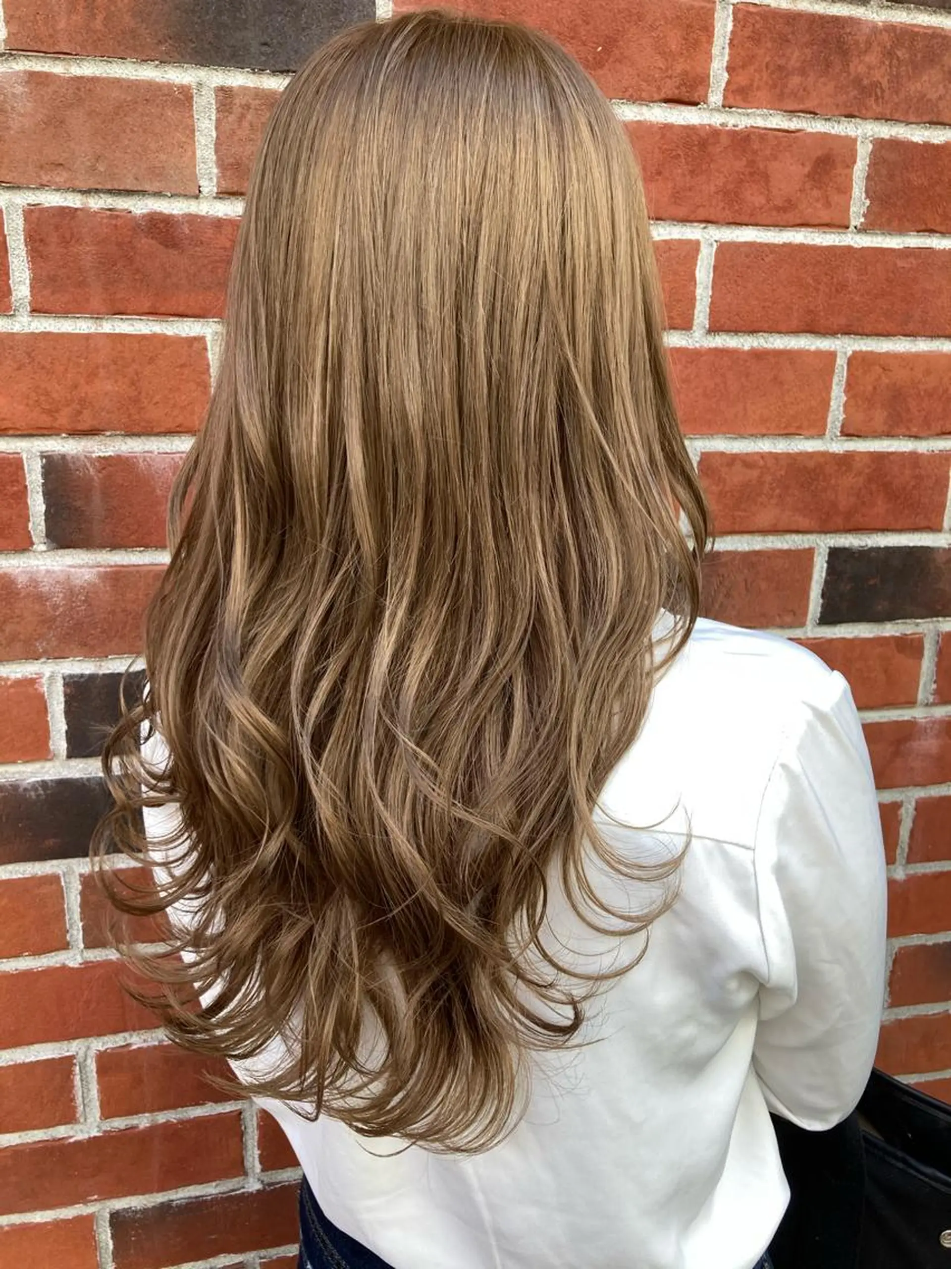 セミロング カラー ベージュカラー ブリーチ フォギーベージュ ハイライトカラー ハイトーンカラー ヘアカラー 髪質改善/痛ませ ないカラー/西村航大のヘアスタイル