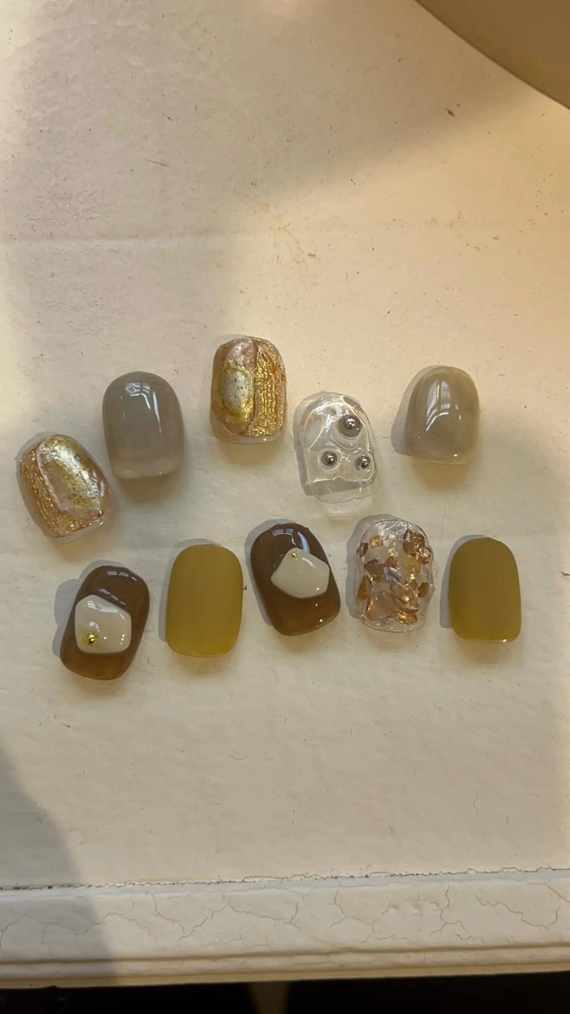 ネイル ハンドネイル une／YUKINA 🫧大人nuanceのネイルデザイン