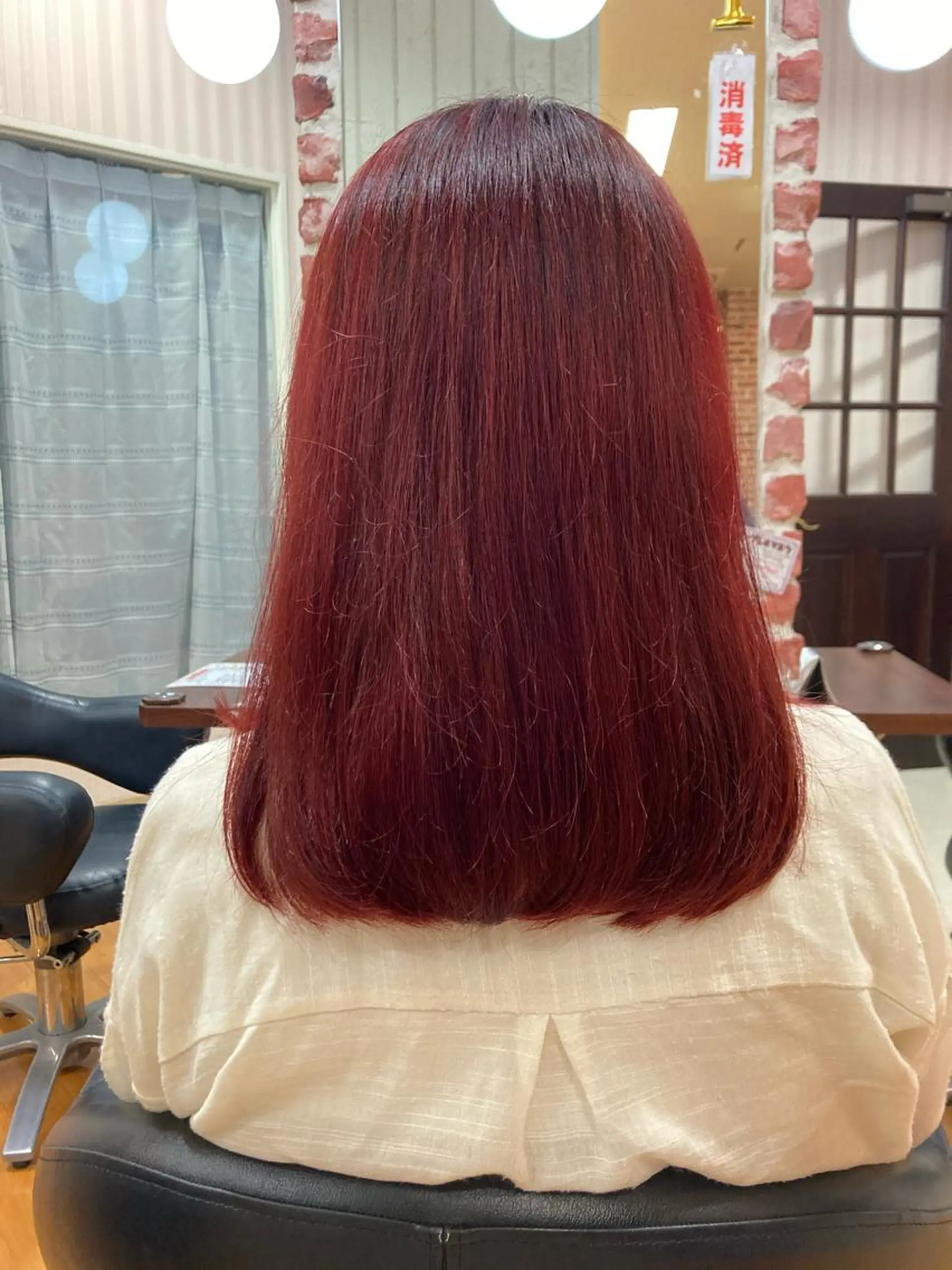 セミロング カラー 谷口 真代のヘアスタイル