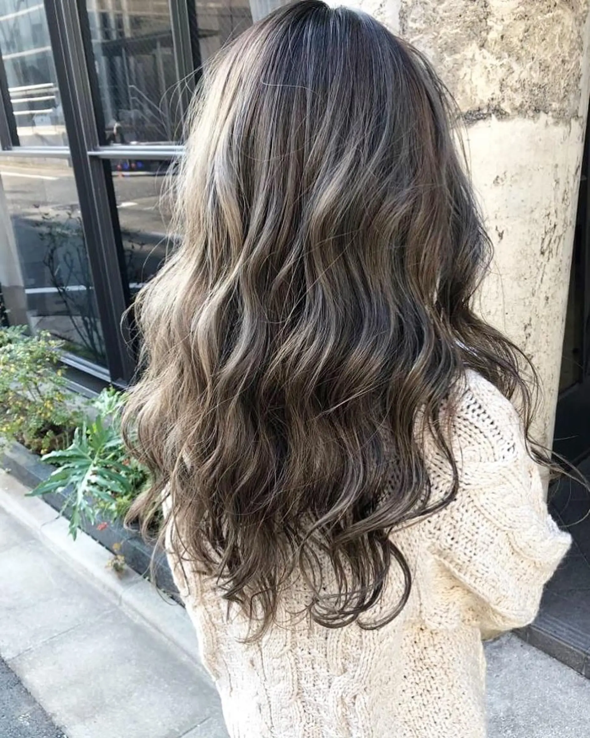 カラー アッシュ ハイライトカラー インナーカラー 韓国風×透明感カラー 髪質改善オタベシンヤのヘアスタイル