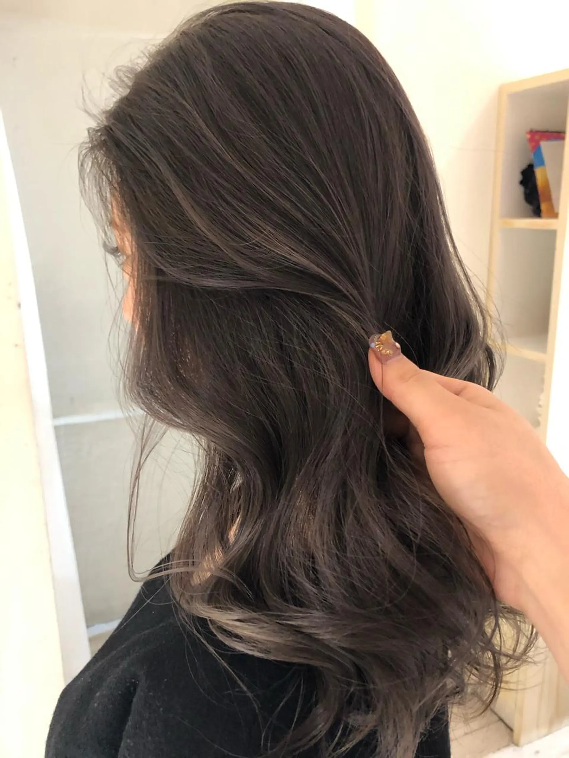 ミディアム カット ヘアカラー レイヤーカット 川田くるみのヘアスタイル