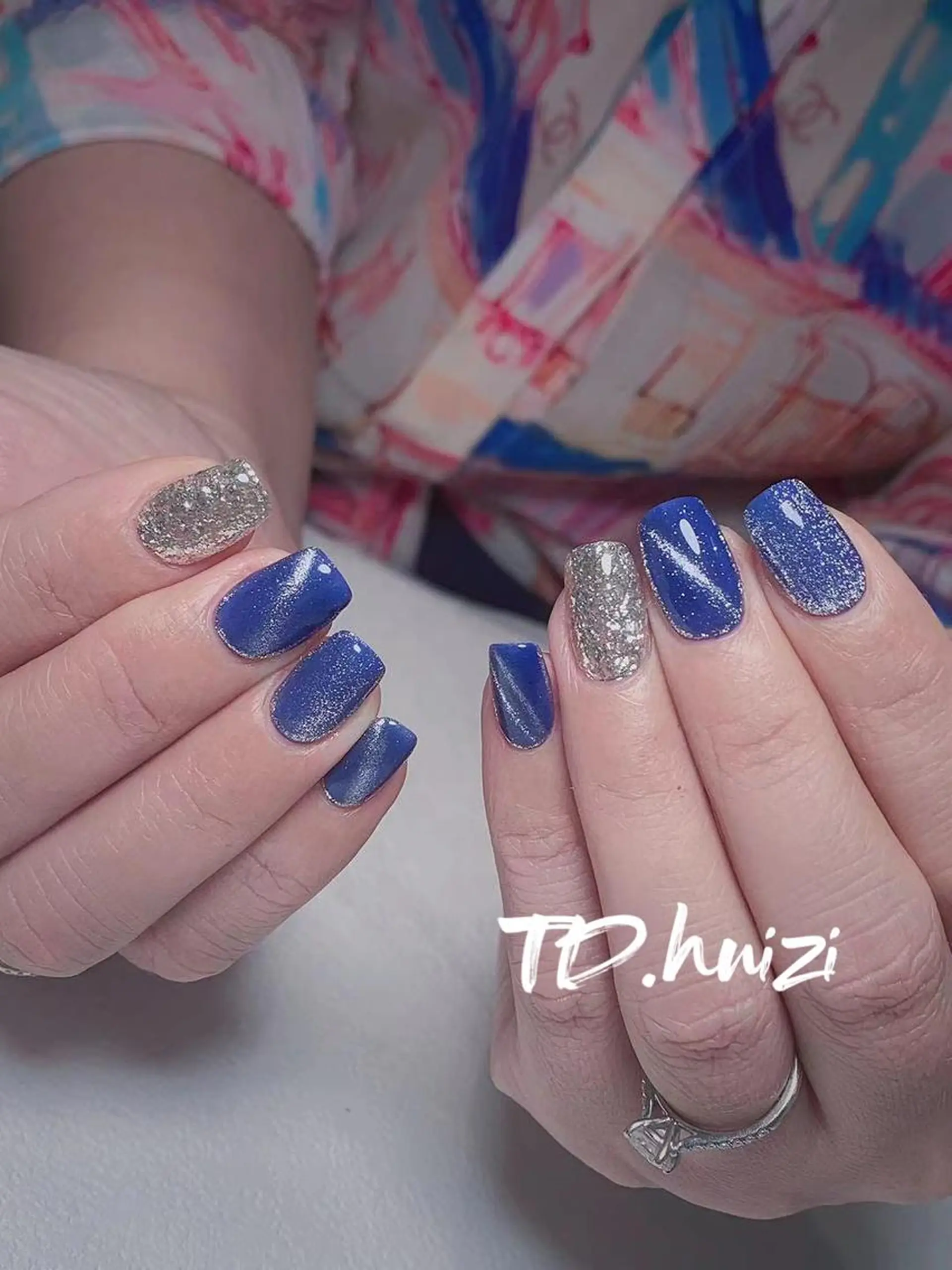 ミディアム めぐみのネイルサロン スタッフ練習のネイルデザイン