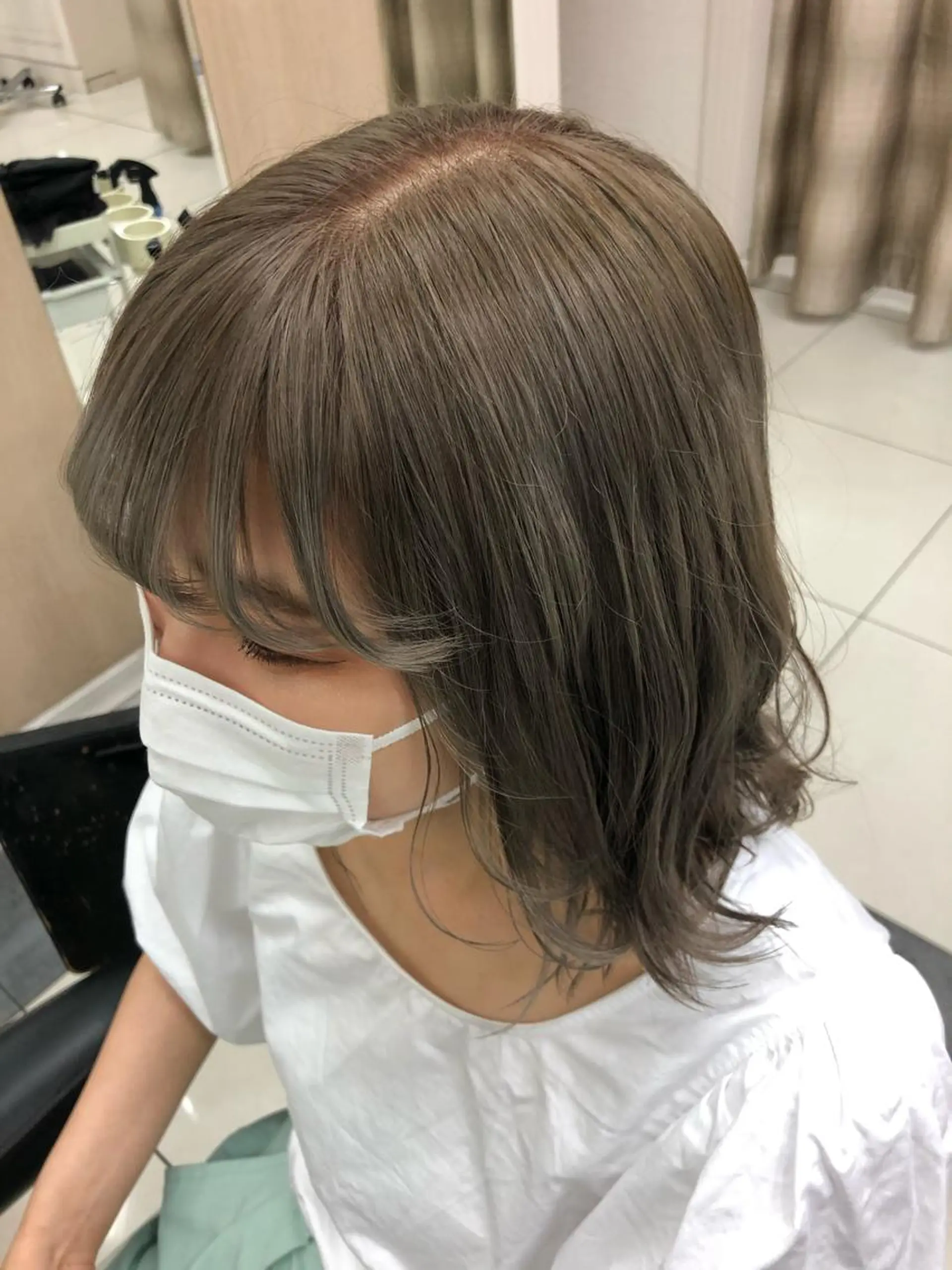 ミディアム カラー 渕向 克海のヘアスタイル