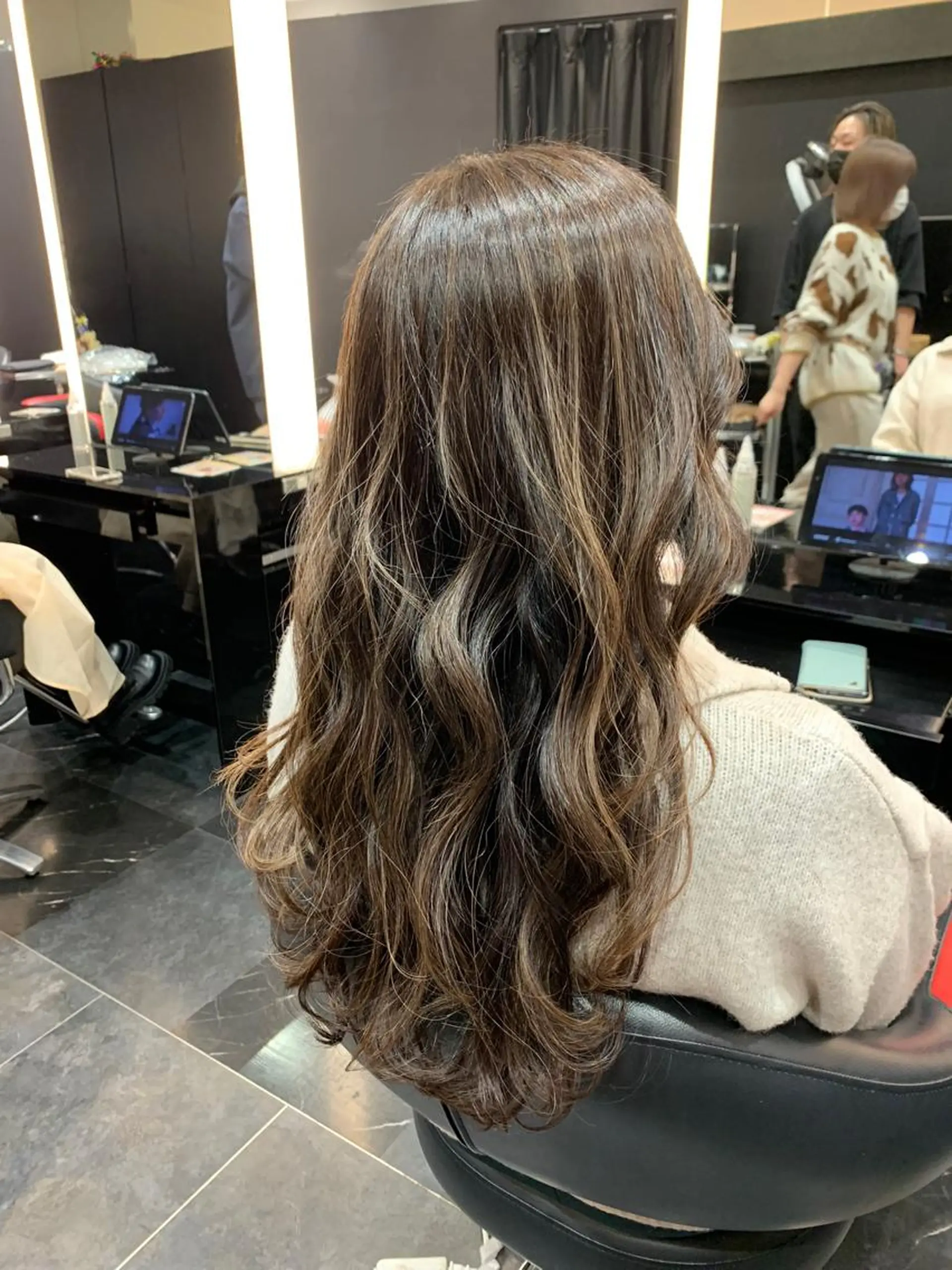 ロング カラー 艶髪/白髪ぼかし ヘッドスパ/大野結菜のヘアスタイル