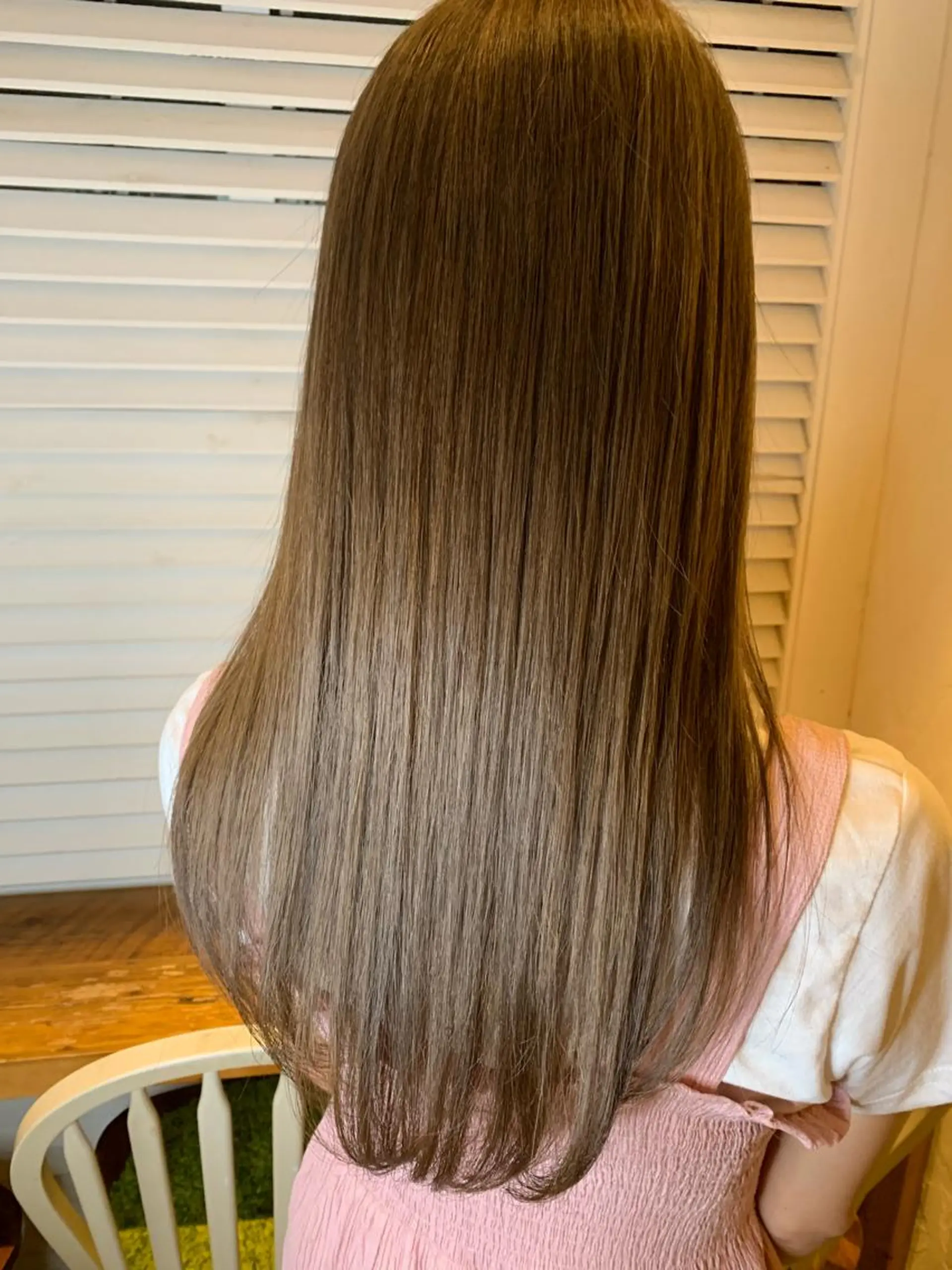 ロング カラー アッシュ ベージュカラー エクステ KAZUMAのヘアスタイル