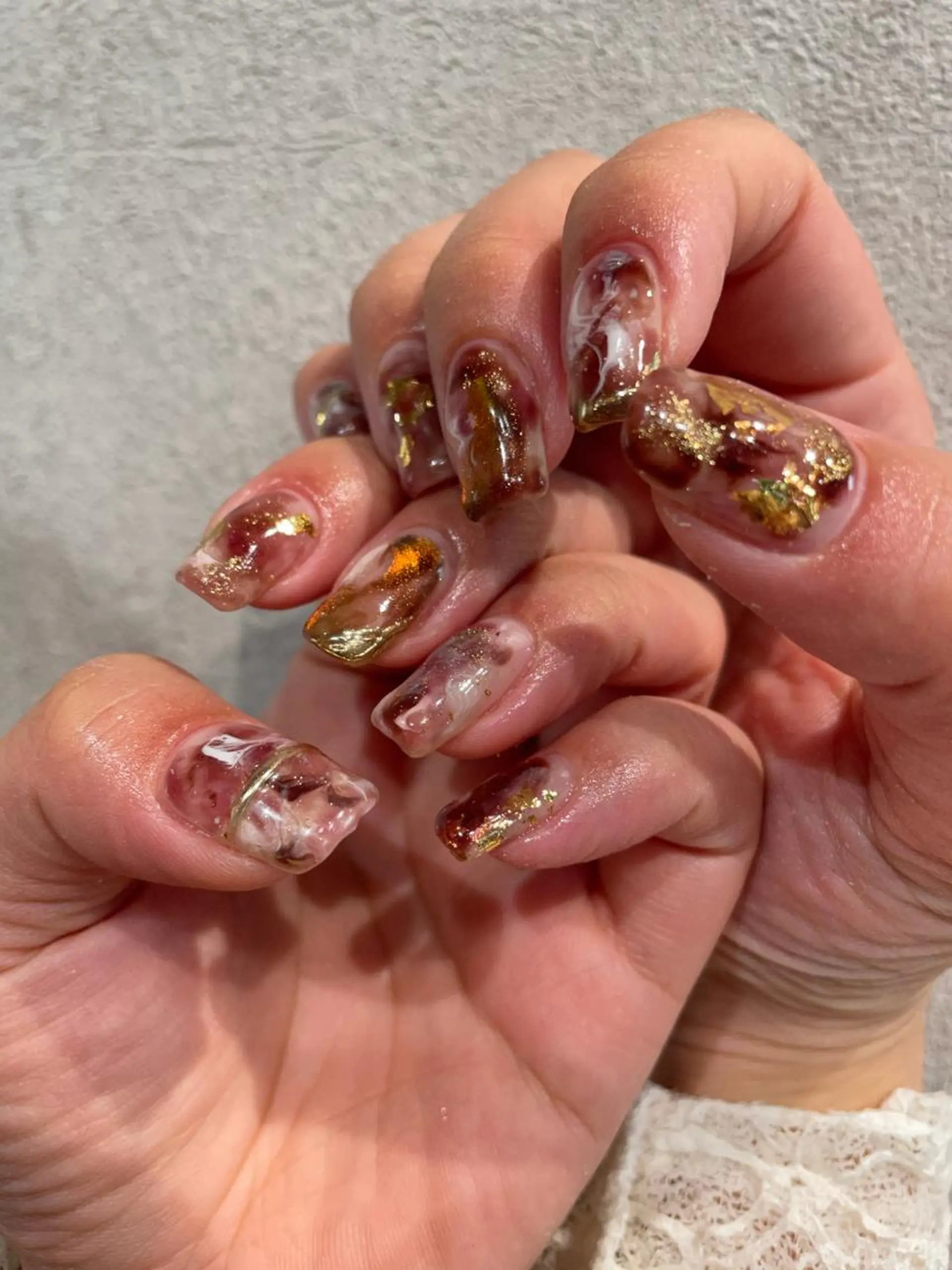 ネイル ブラウン ニュアンスネイル ハンドネイル ナチュラル透明感🌱 小山美樹子のヘアスタイル