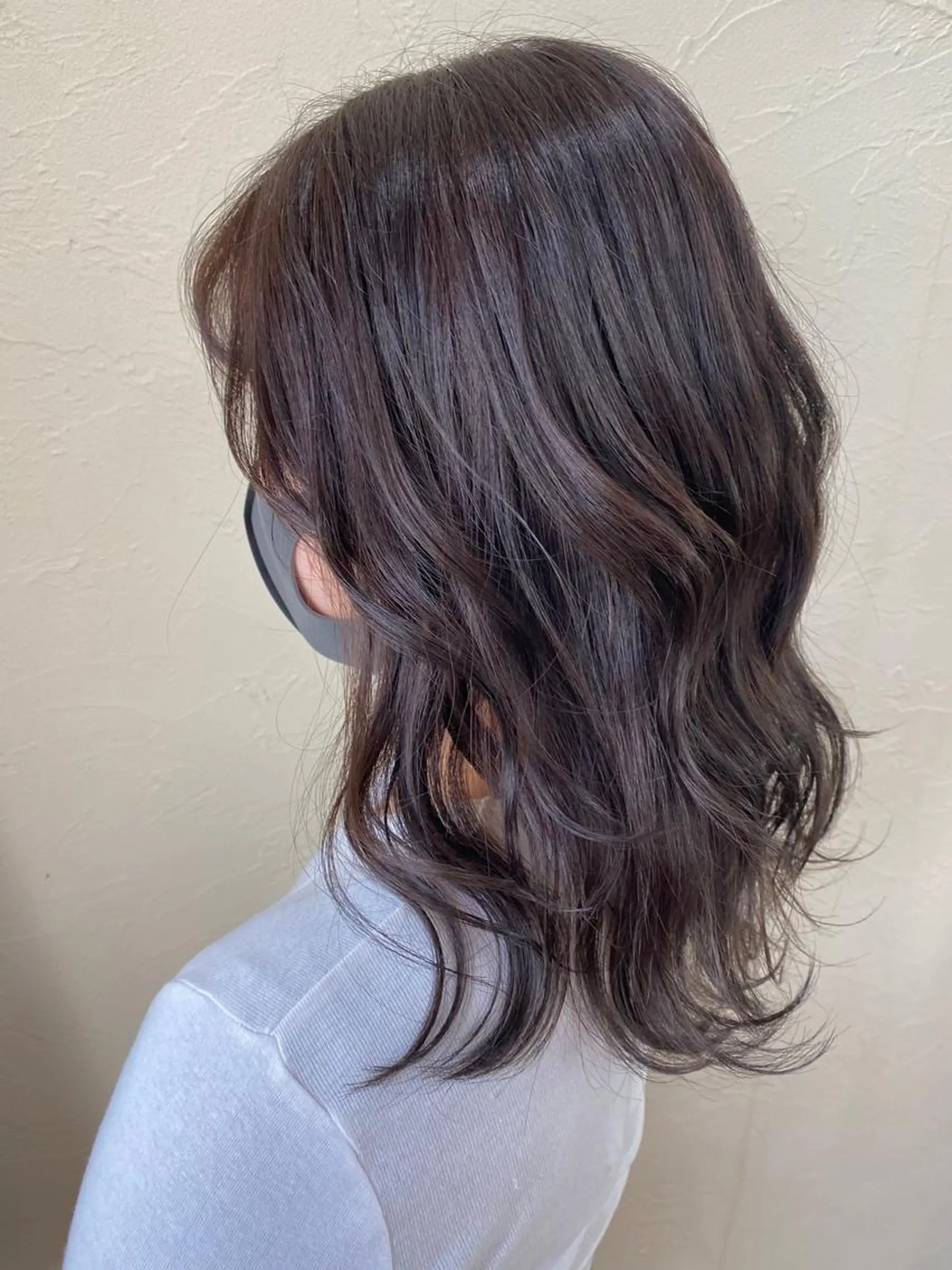 セミロング カラー アッシュ 透明感カラー ラベンダーカラー ラベンダーアッシュ カット ヘアカラー トリートメント ENIF ヤマグチアツコのヘアスタイル