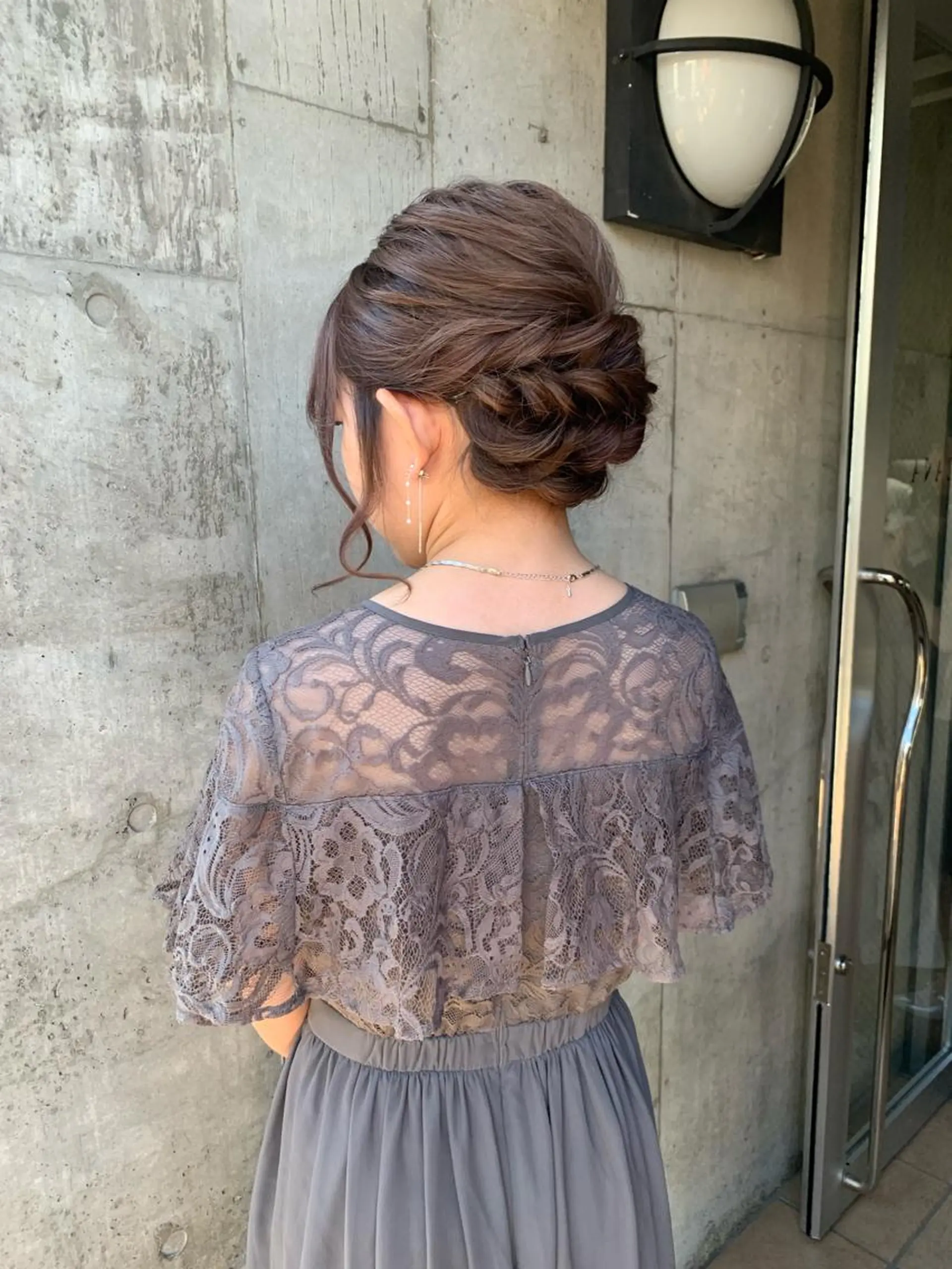 セミロング ヘアアレンジ 結婚式・ブライダル ヘアセット ミルクティーベージュ ブリーチ　店長　清水のヘアスタイル