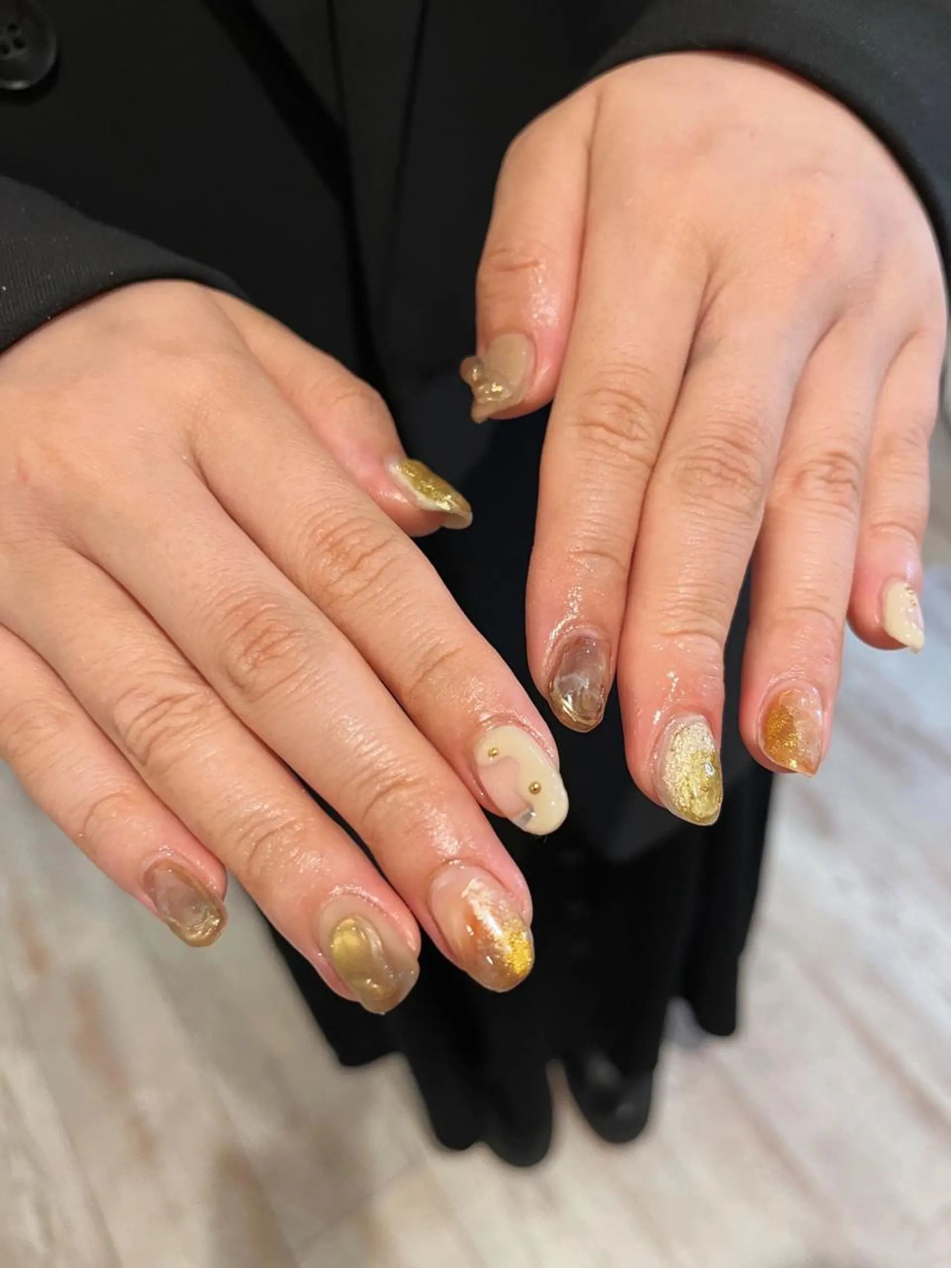 ネイル ハンドネイル une／YUKINA 🫧大人nuanceのネイルデザイン