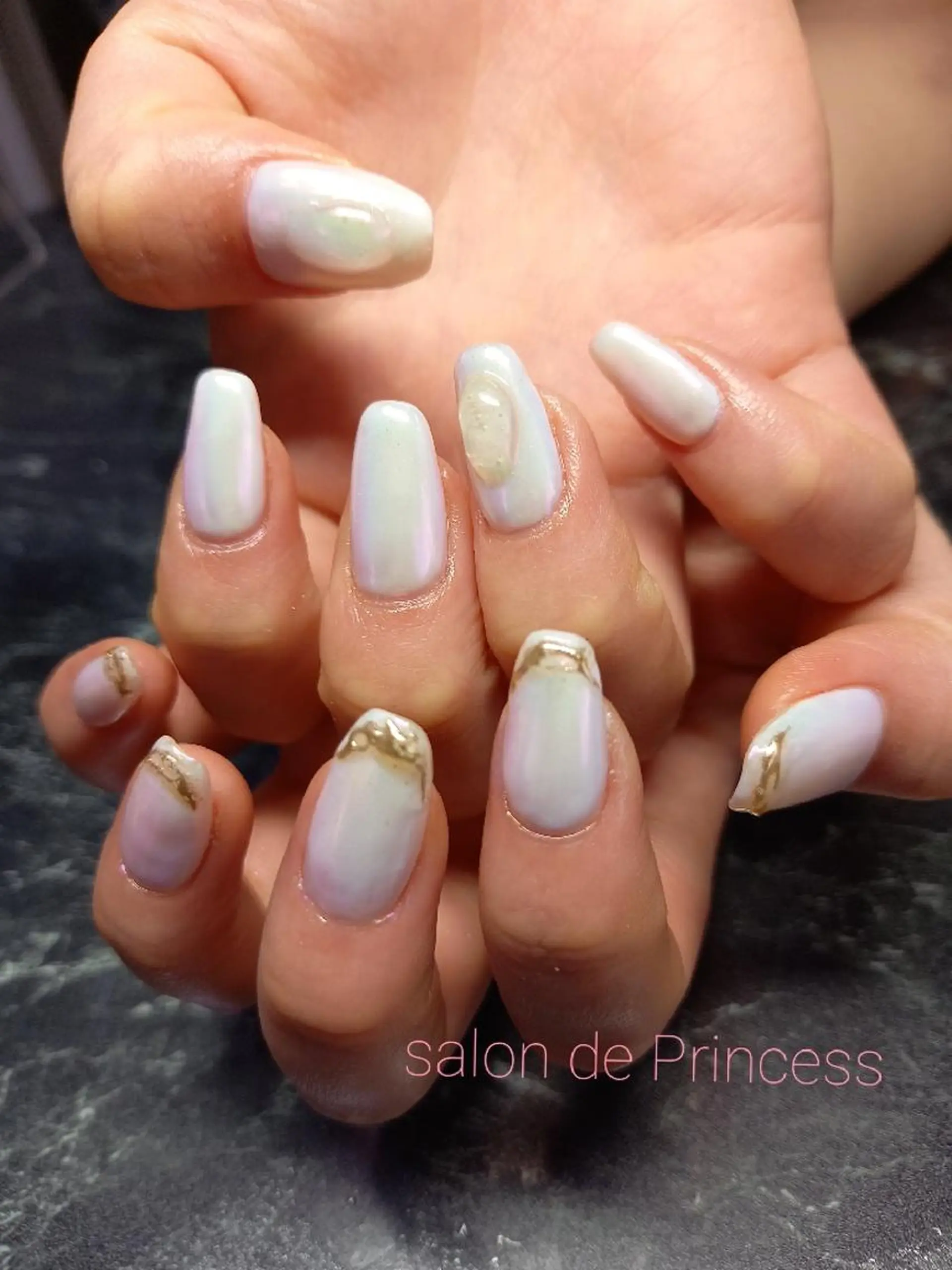 ネイル オーロラネイル ニュアンスネイル salon de  Princessのネイルデザイン