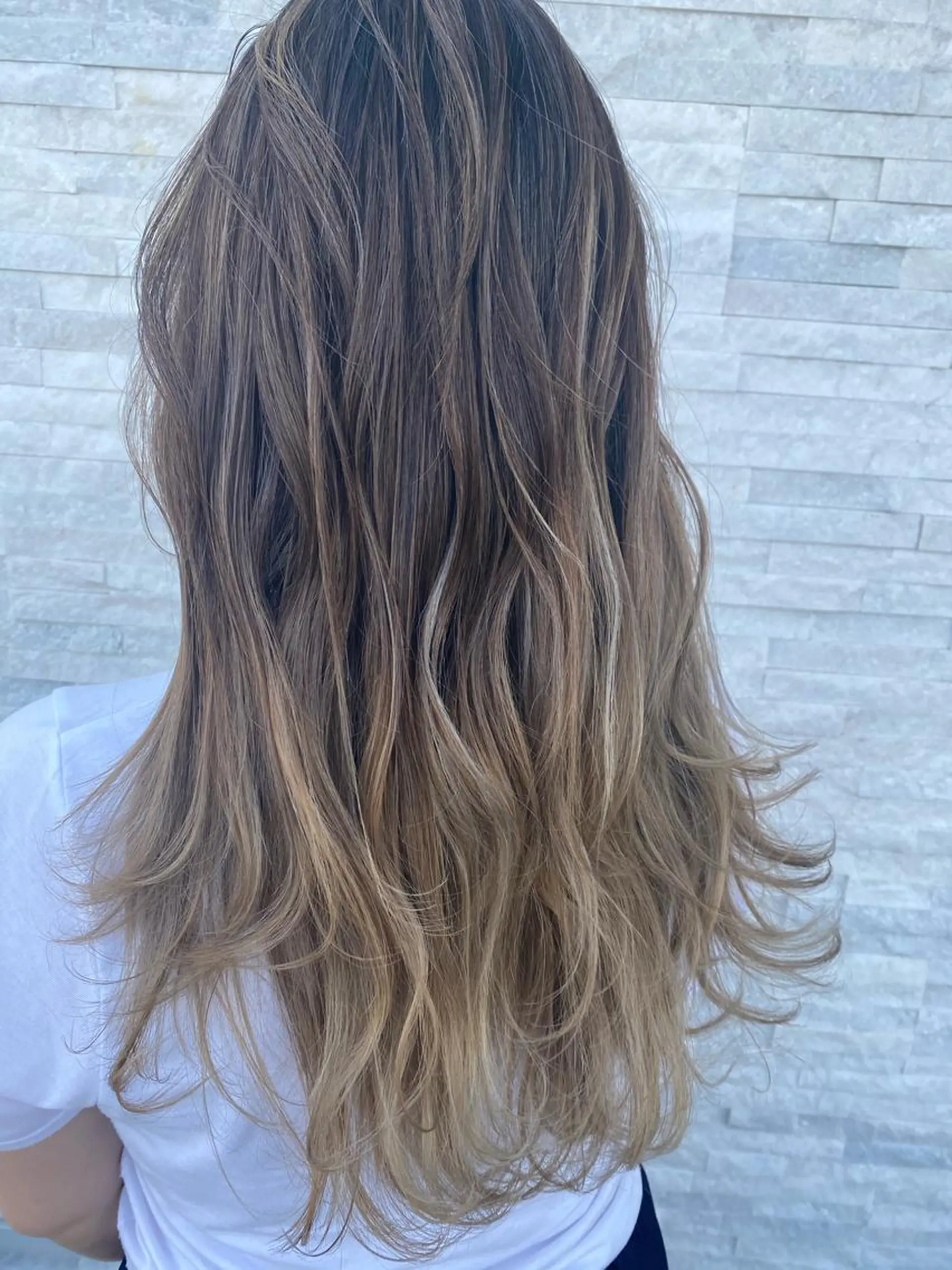 ロング カラー パーマ ヘアアレンジ バレイヤージュ ベージュカラー レイヤーカット 豊橋美容院 ソンリエのヘアスタイル