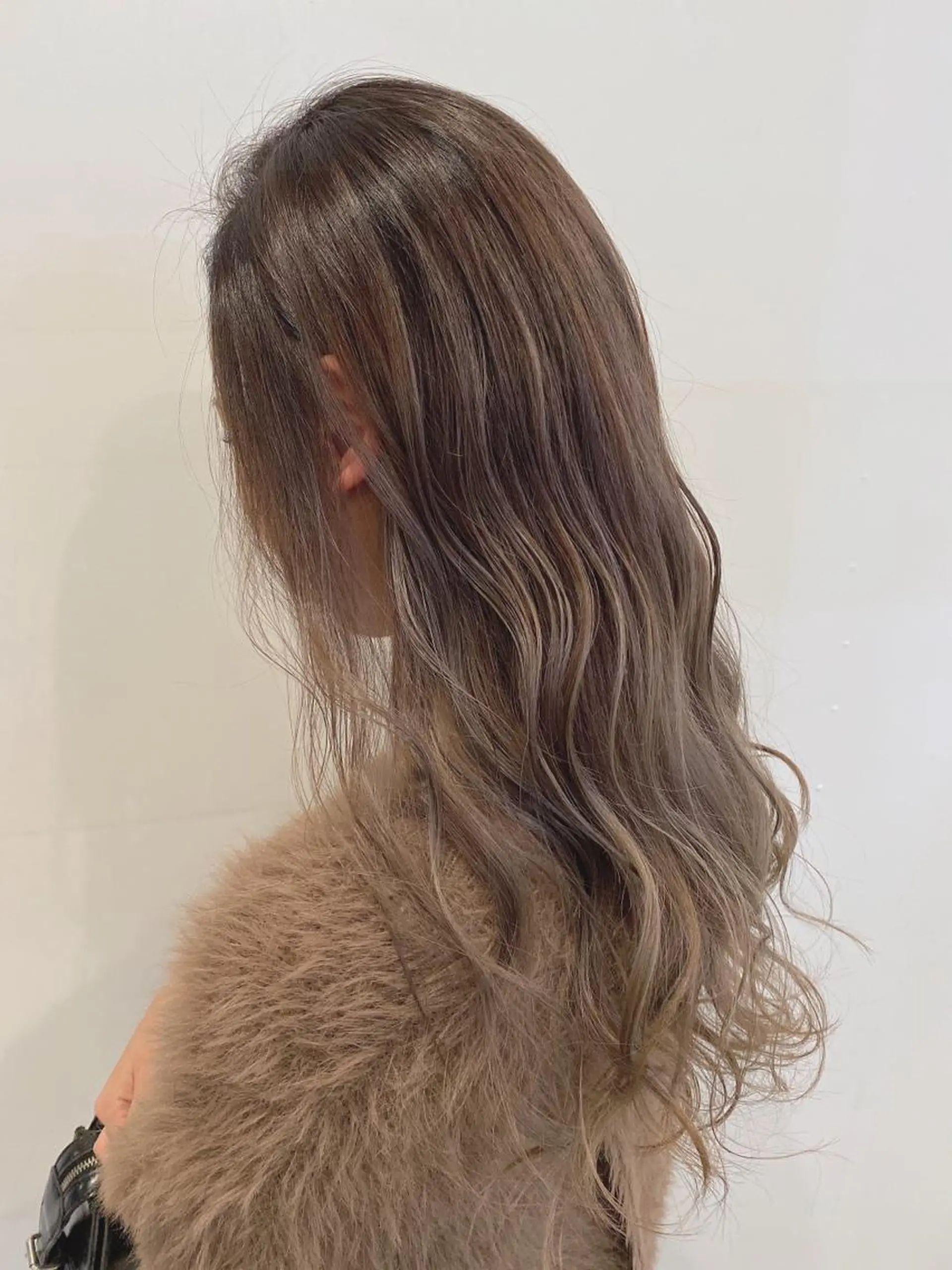 ロング ハイライト 守川 七海のヘアスタイル