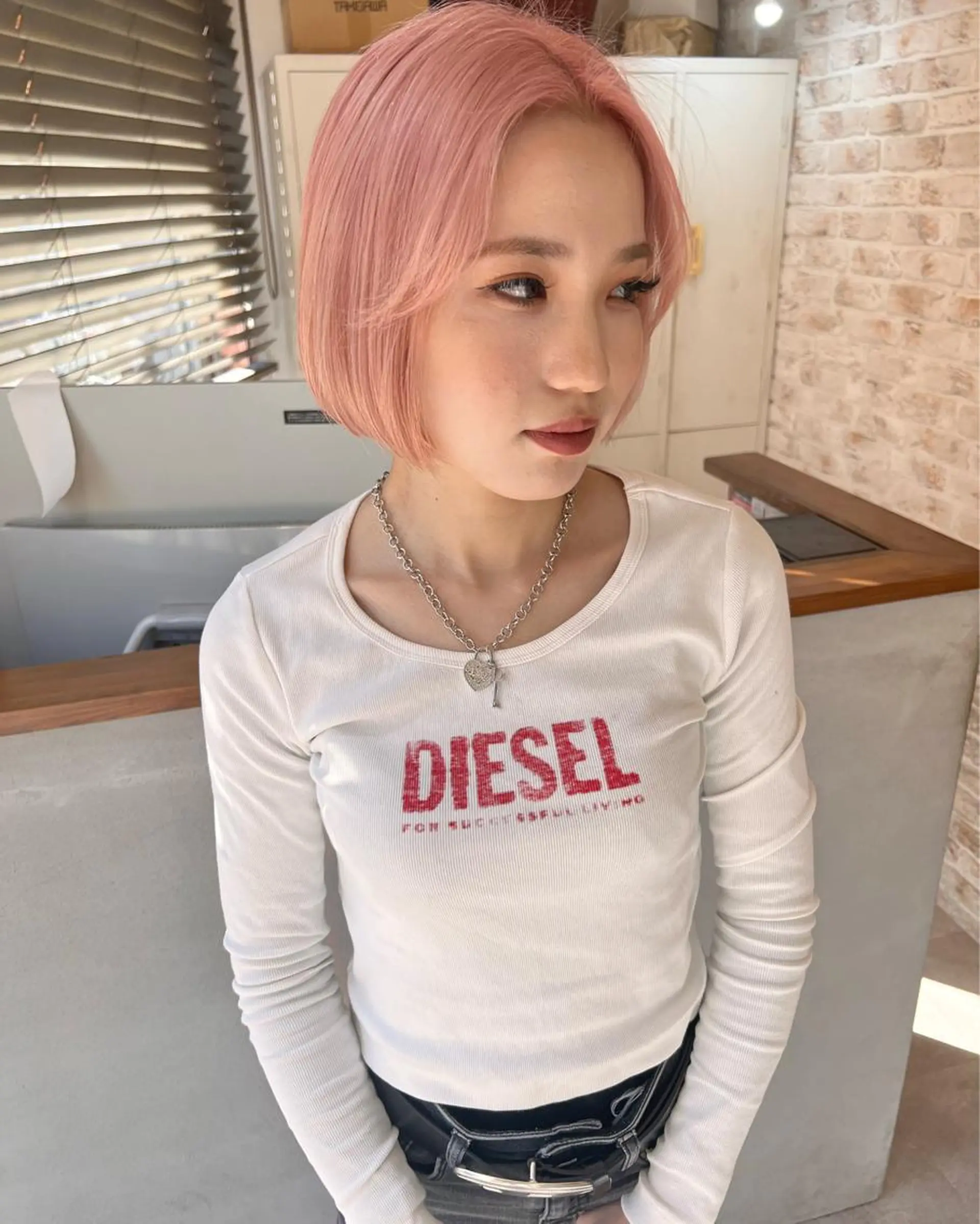 ショート カラー ブリーチ ピンクカラー ボブ ハイトーンカラー✨ 永井大貴のヘアスタイル