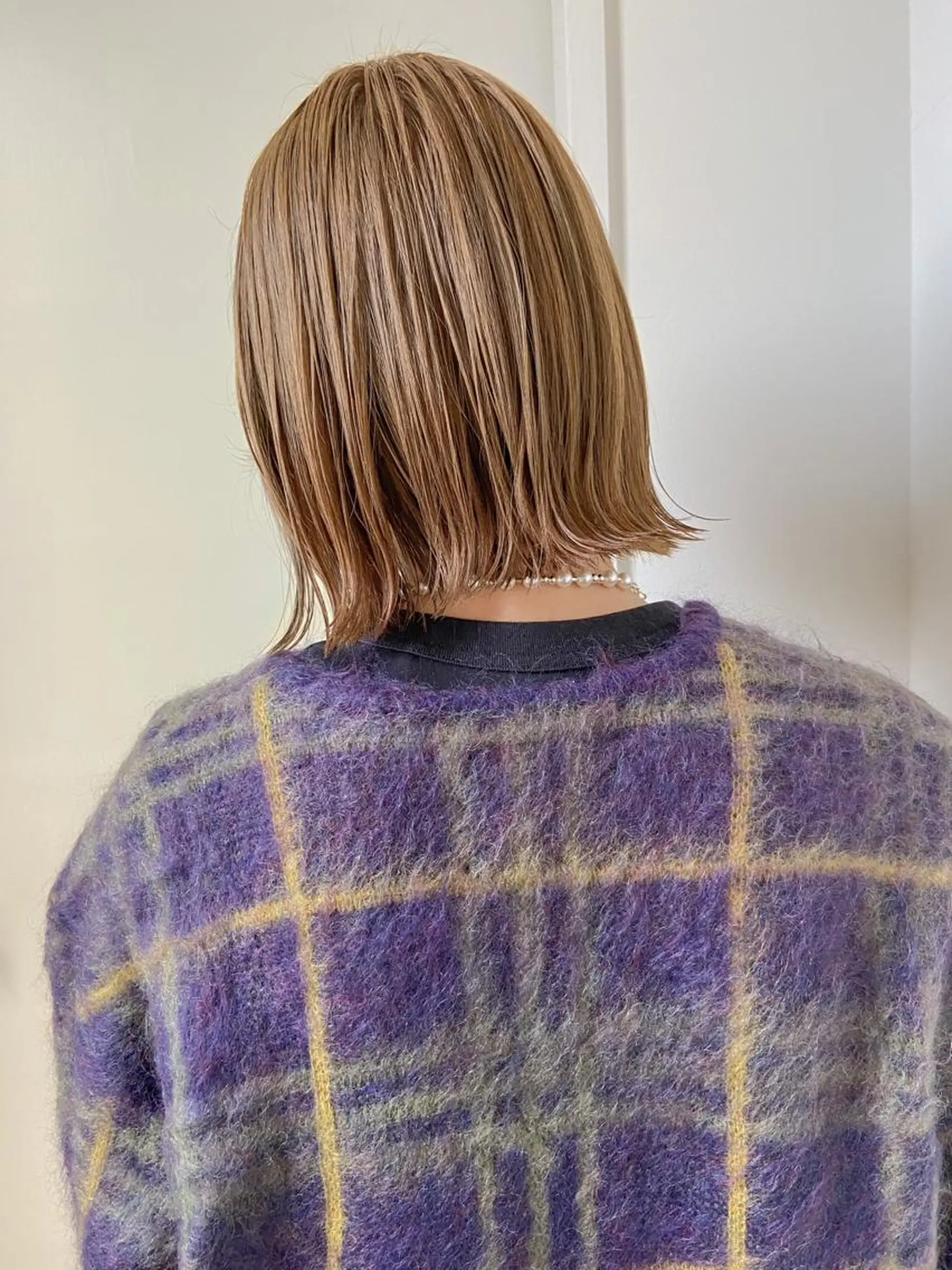 ミディアム カラー 黒髪 ハイライトカラー ハイトーンカラー インナーカラー 卒業式のヘアスタイル ヘアカラー トリートメント 岡本康平/ボブ/ブリ ーチ/似合わせカットのヘアスタイル