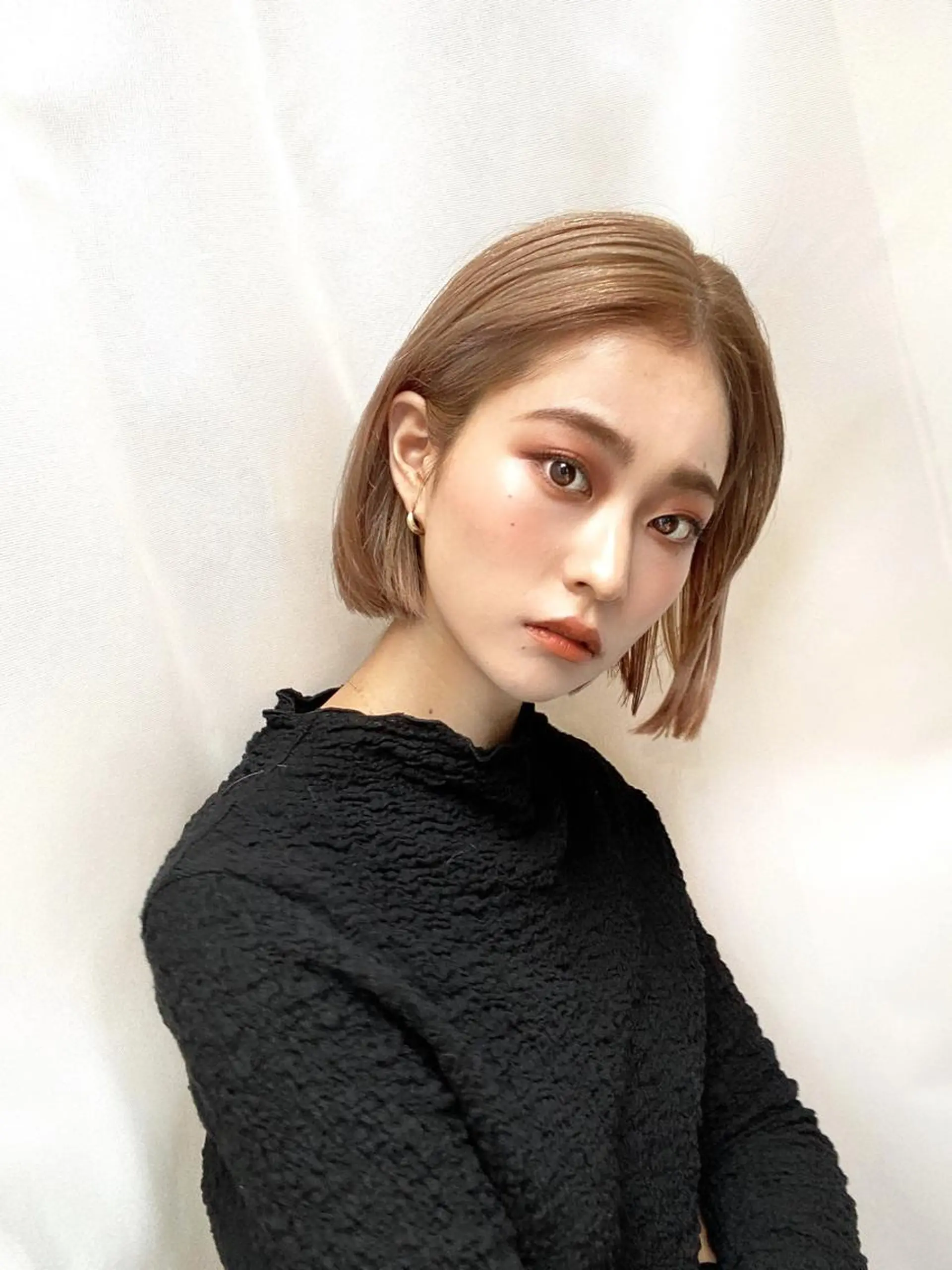 ミディアム カラー ベージュカラー 透明感カラー グレージュ ボブ カット ヘアカラー トリートメント レイヤー専門家 ダブルカラー修のヘアスタイル