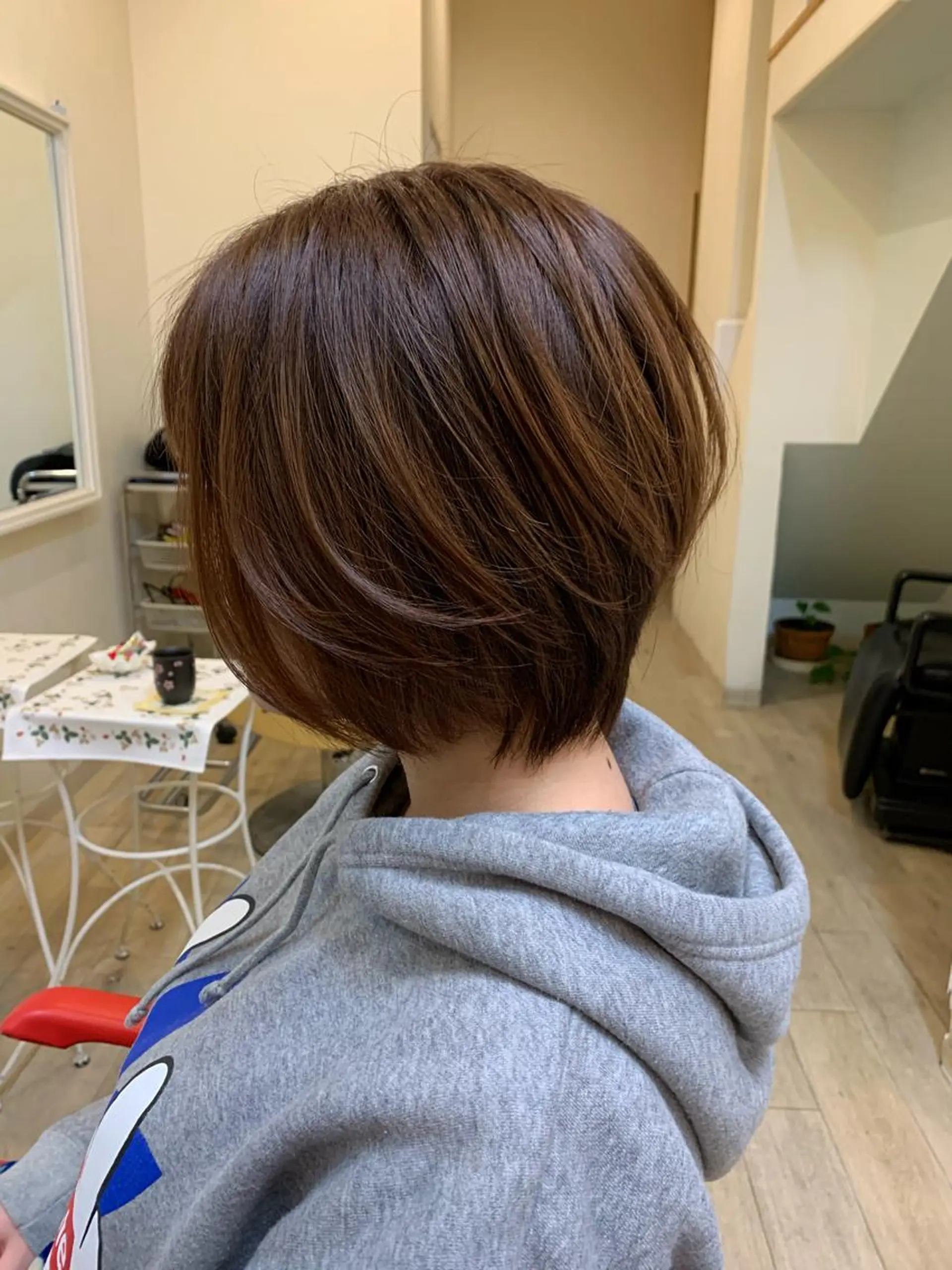 ショート カラー ベージュカラー グラデーションカラー オレンジ オレンジベージュ カット show hair所属・岡本 幸法のヘアスタイル