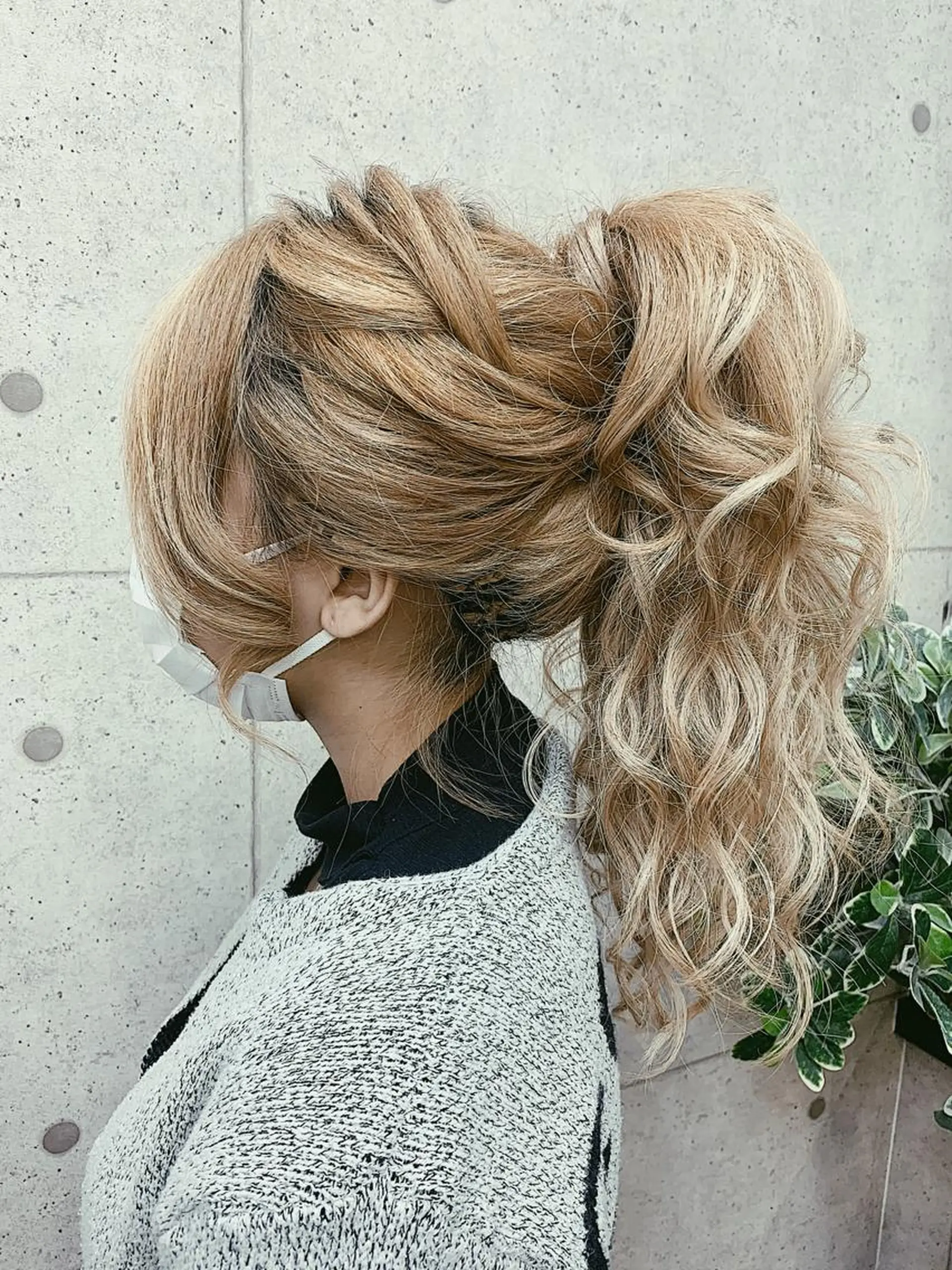 ロング ヘアアレンジ ポニーテール 卒業式のヘアスタイル 京都最安価エクステ muuka🦋のヘアスタイル