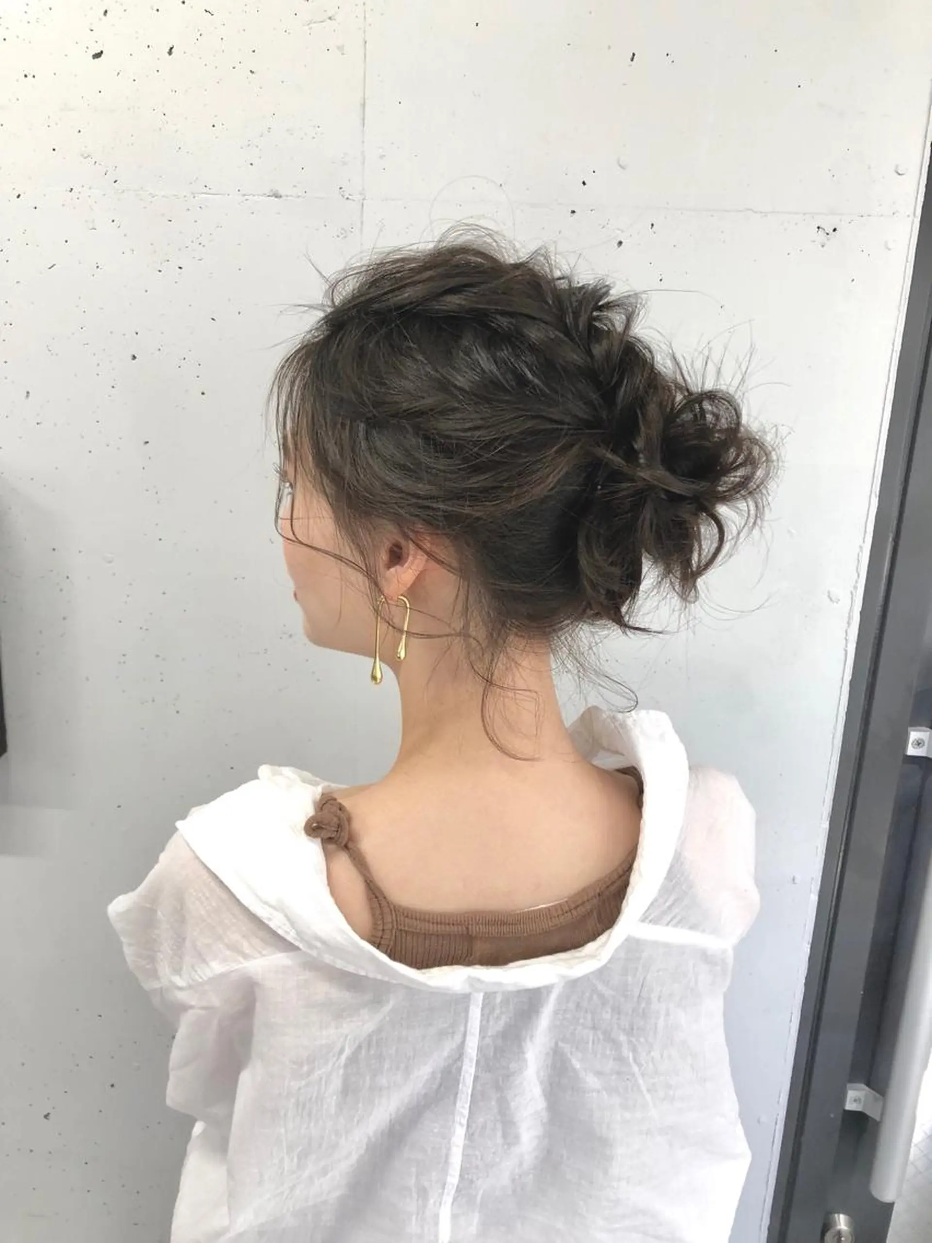 ミディアム ヘアアレンジ お団子ヘア ヘアセット 新井 広樹のヘアスタイル