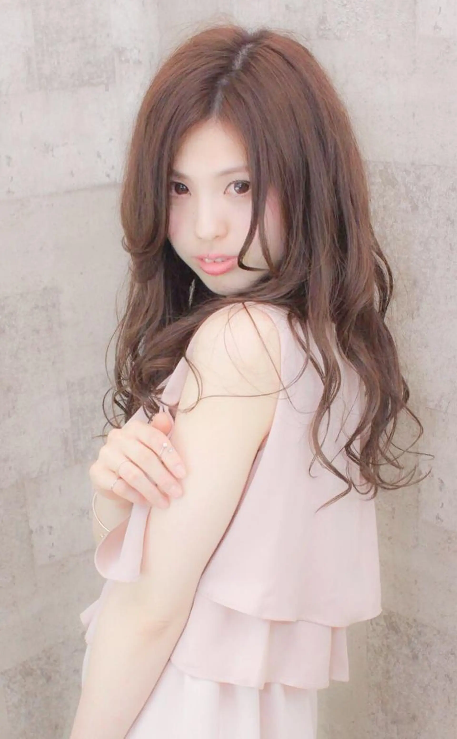 ロング 伊藤 裕貴のヘアスタイル