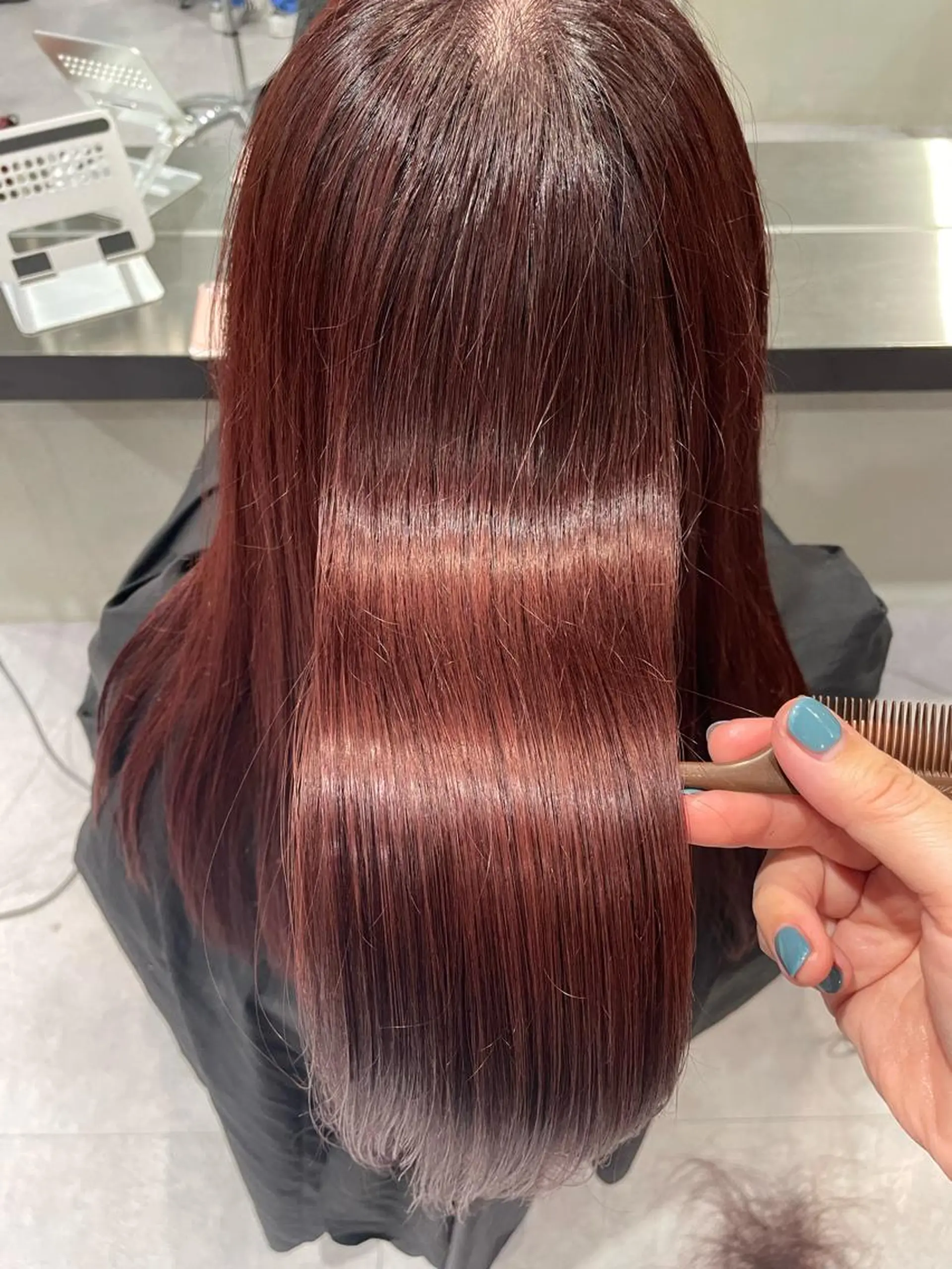 セミロング カラー レッドカラー バイオレットカラー 🌈ウルトワ水素 髪質改善naru🌈のヘアスタイル