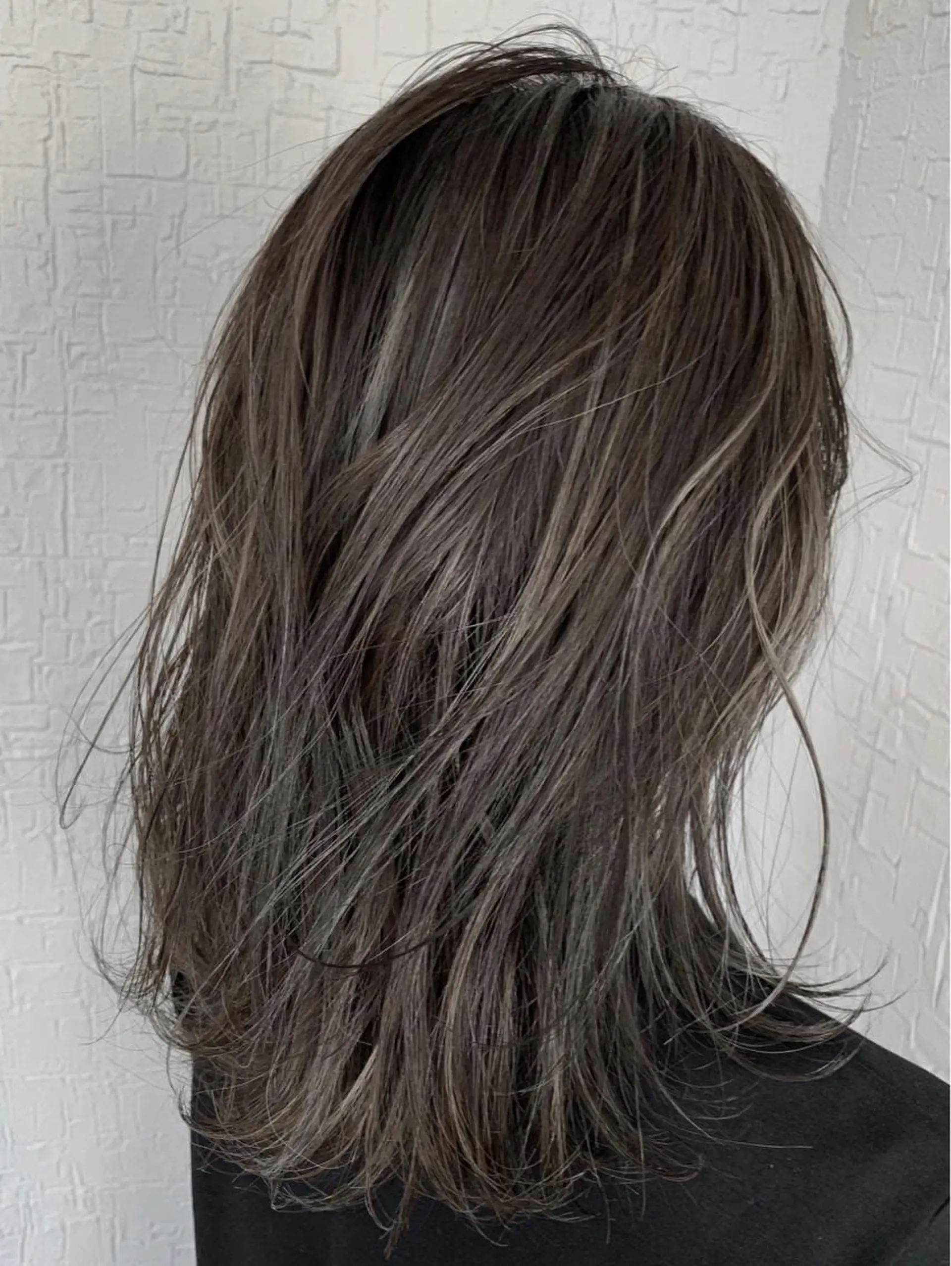 ミディアム ヘアカラー 須佐 勝也のヘアスタイル