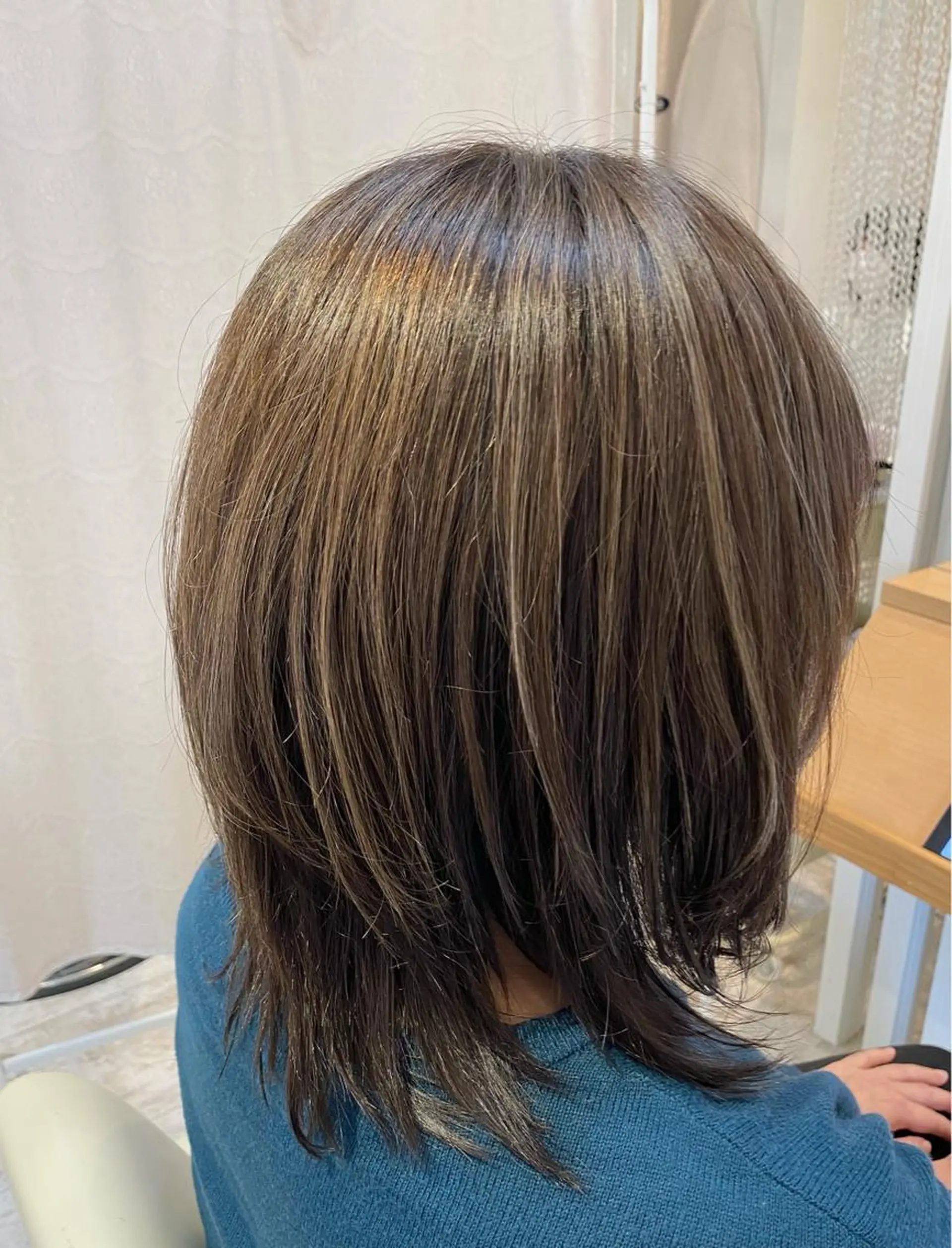 ミディアム カラー ブリーチ ケアブリーチ 透明感カラー ダブルカラー イヤリングカラー ブリーチなしWカラー /酸性ストレート河本のヘアスタイル