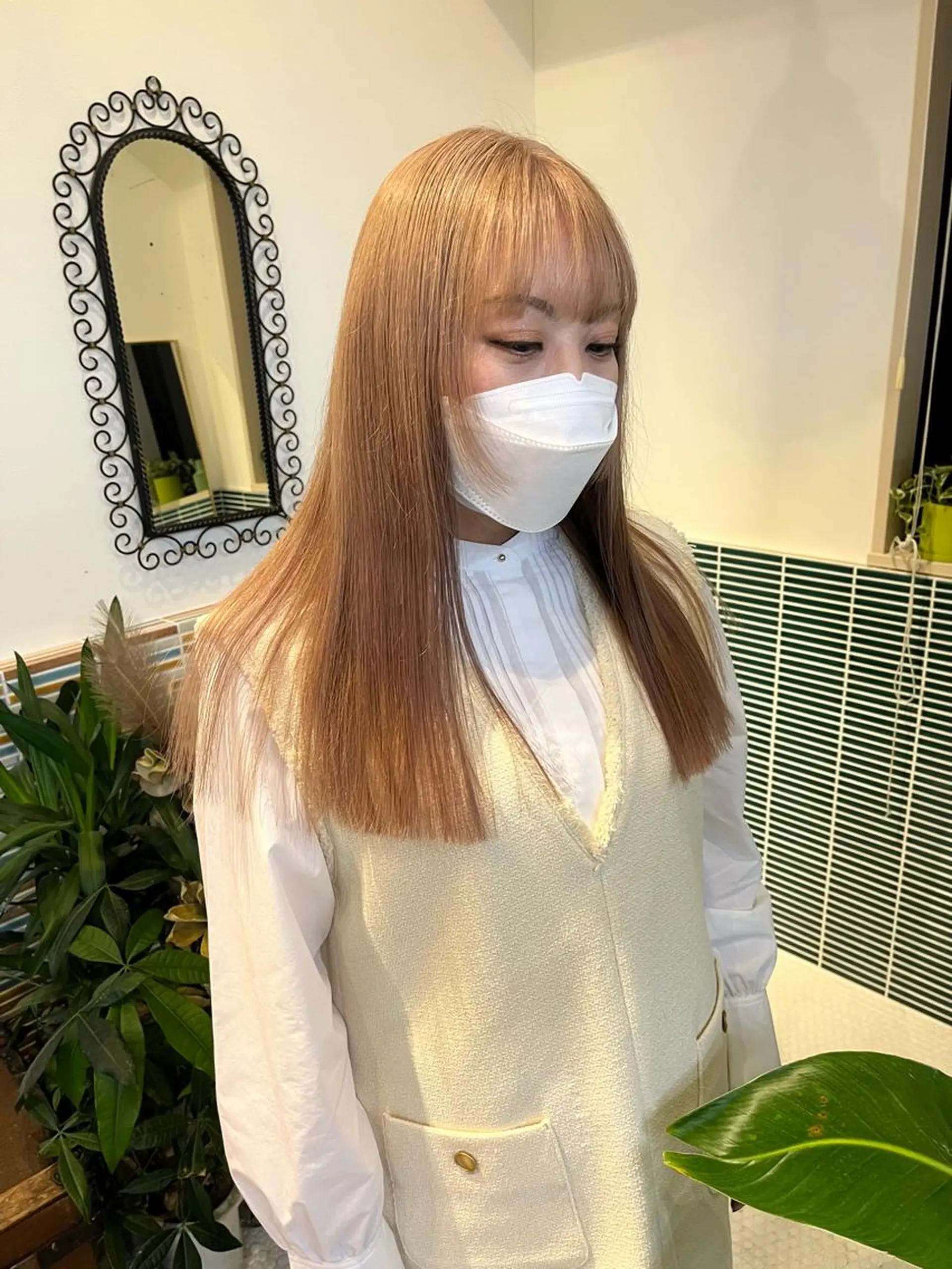 ミディアム カラー ベージュカラー ブリーチ ミルクティーベージュ ヘアカラー トリートメント 🩷ハイトーン透明感 レイヤー🩷ユリカのヘアスタイル