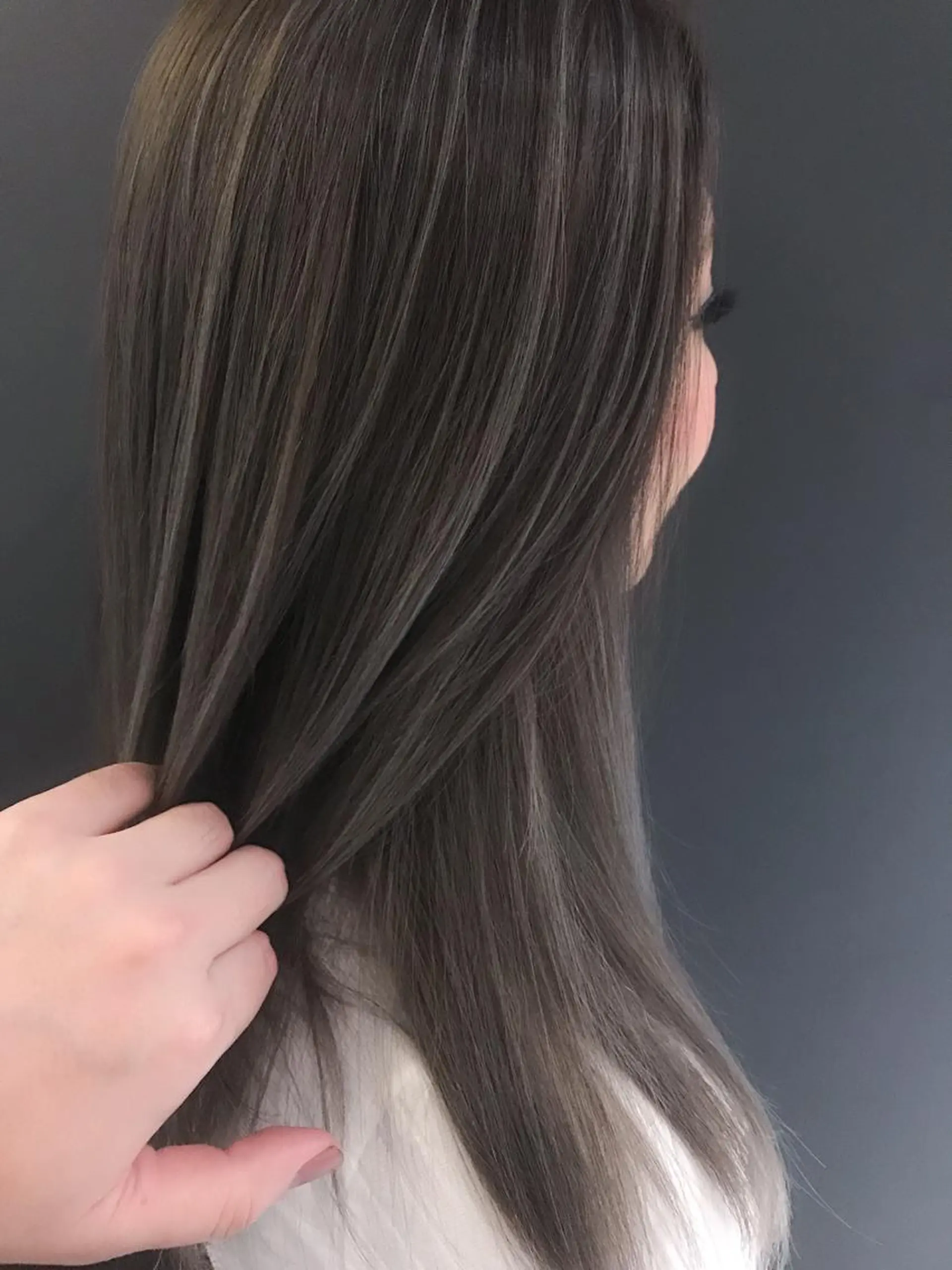 セミロング カラー ブリーチ ハイライトカラー ハイライト BOX mico.のヘアスタイル